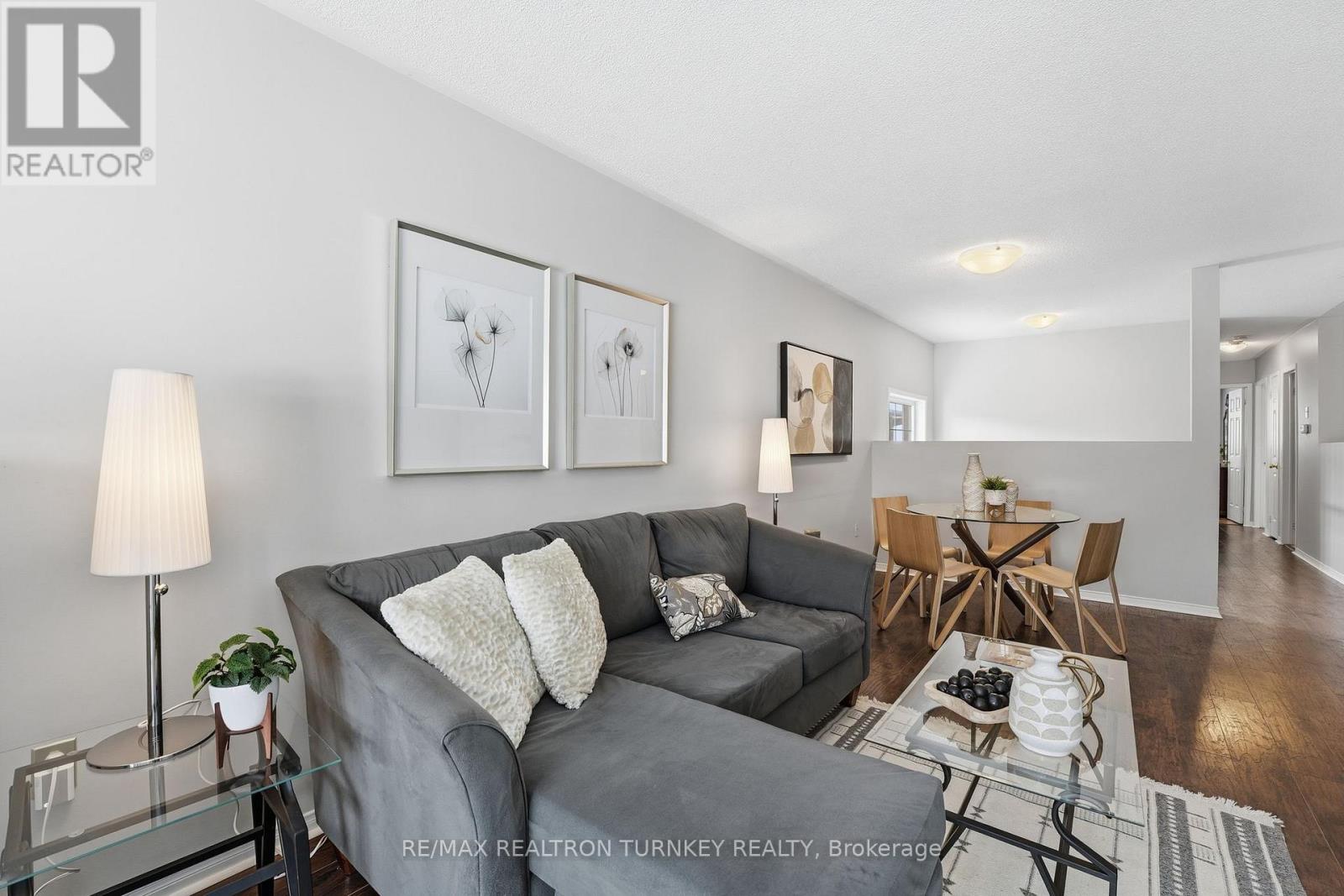 78 Clearmeadow Boulevard, Newmarket, Ontario  L3X 2M6 - Photo 5 - N12736892