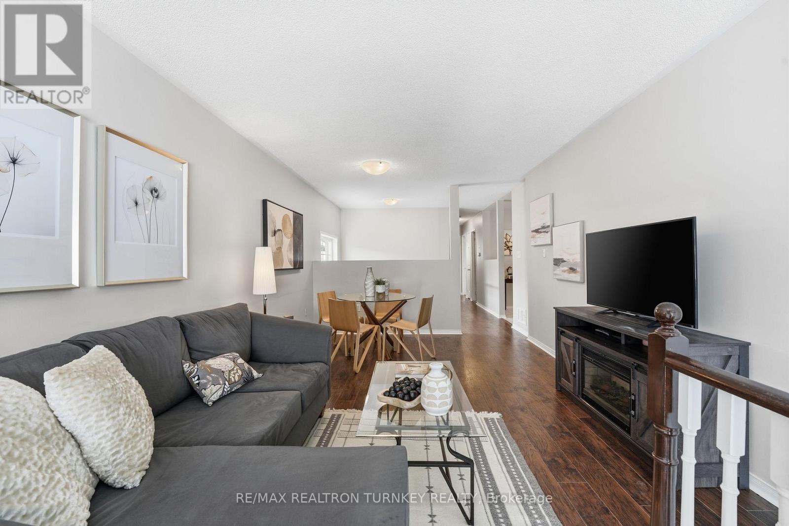 78 Clearmeadow Boulevard, Newmarket, Ontario  L3X 2M6 - Photo 7 - N12736892