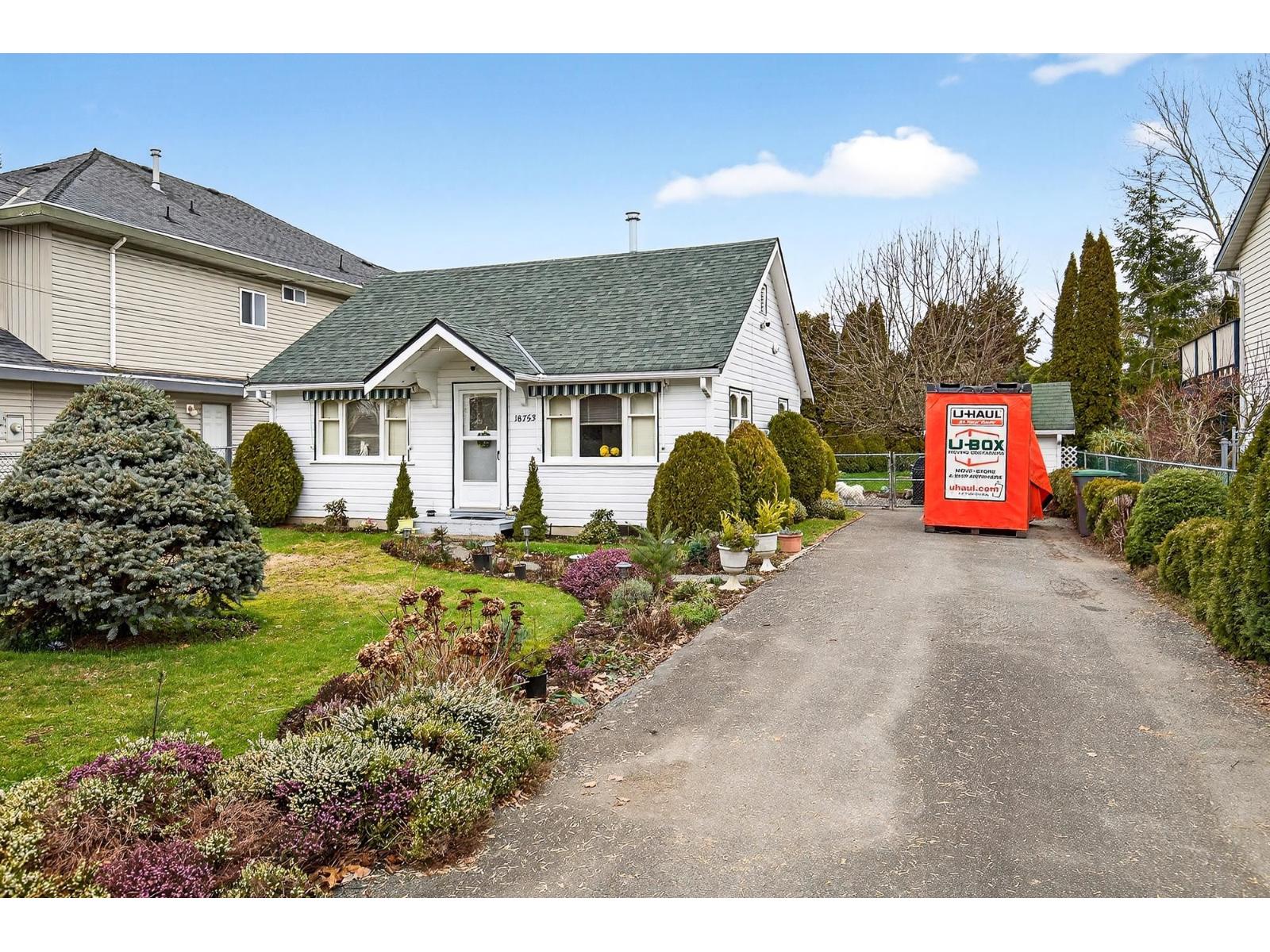 18753 60 Avenue, Surrey, British Columbia  V3S 4N9 - Photo 3 - R3083165