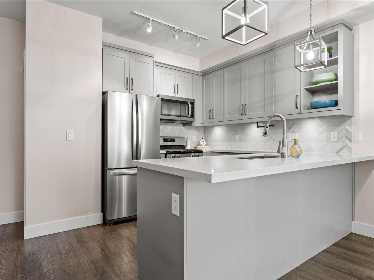 101 14605 Mcdougall Drive, Surrey, British Columbia  V4P 0G7 - Photo 2 - R3083886