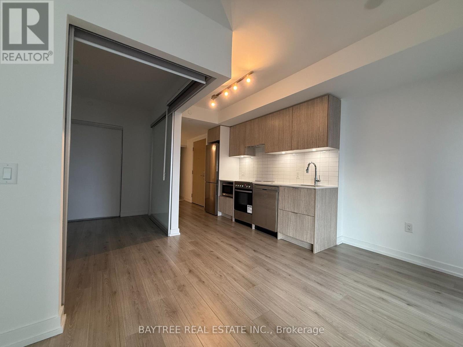 2612 - 395 Bloor Street, Toronto, Ontario  M4W 0B4 - Photo 3 - C12697924