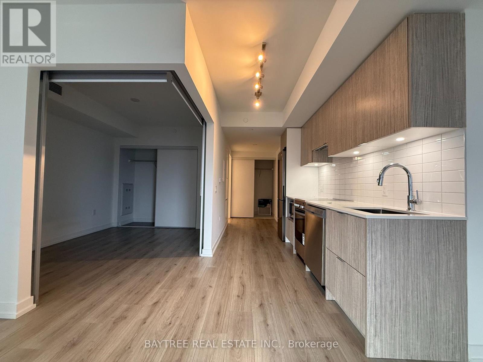 2612 - 395 Bloor Street, Toronto, Ontario  M4W 0B4 - Photo 6 - C12697924
