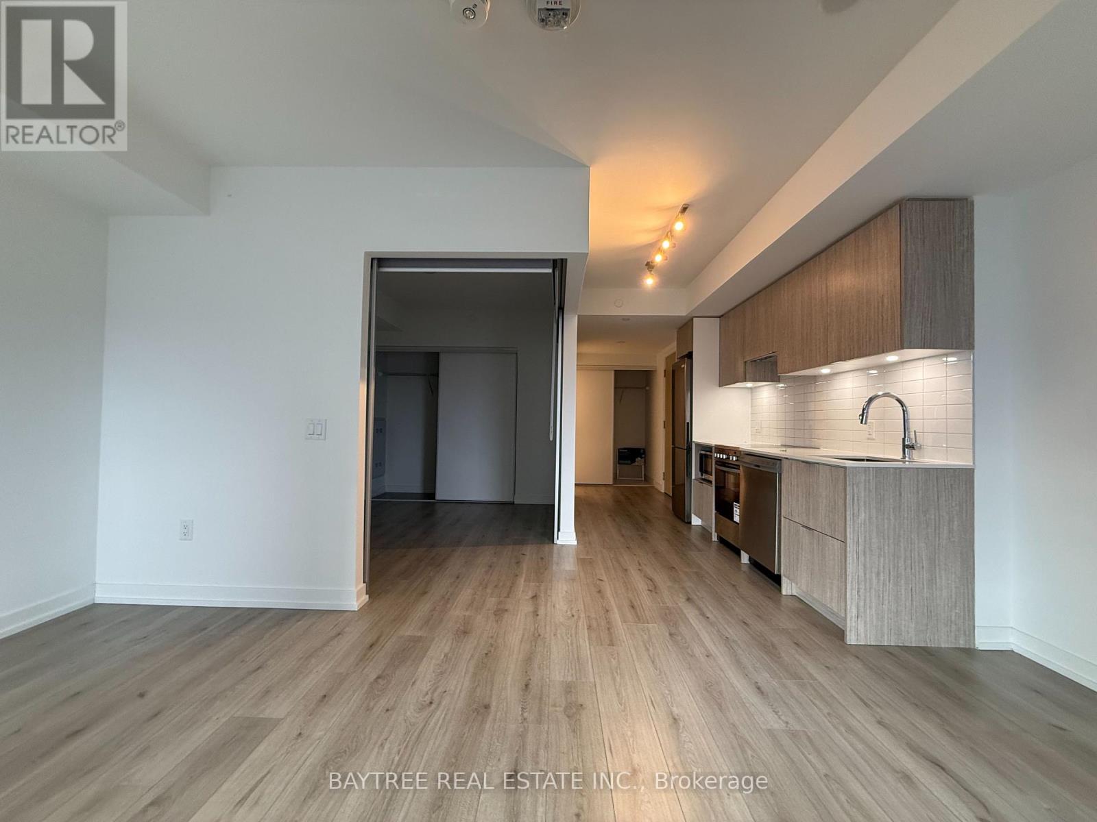 2612 - 395 Bloor Street, Toronto, Ontario  M4W 0B4 - Photo 4 - C12697924