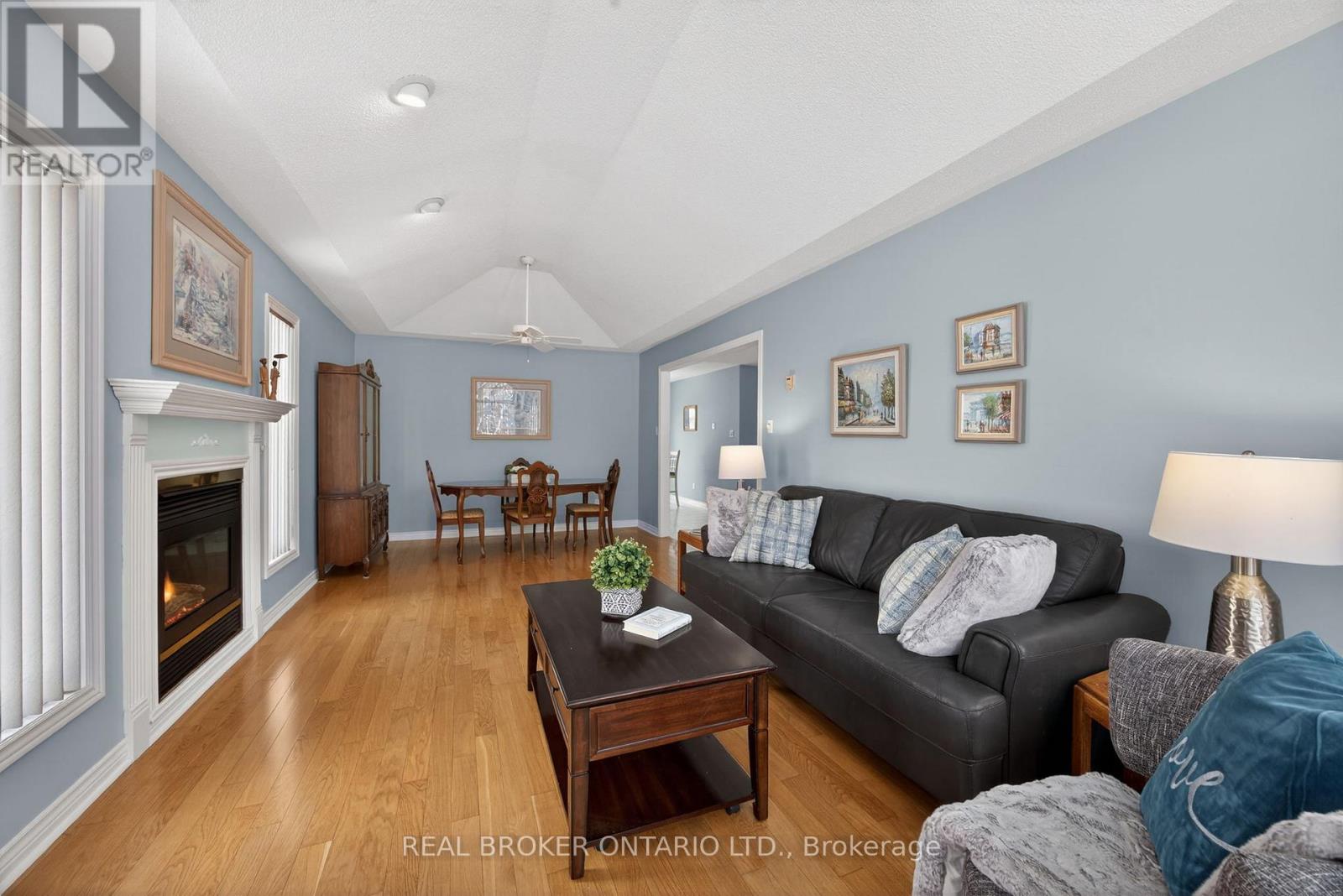 9 Riverdale Drive, Wasaga Beach, Ontario  L9Z 1E9 - Photo 5 - S12734540