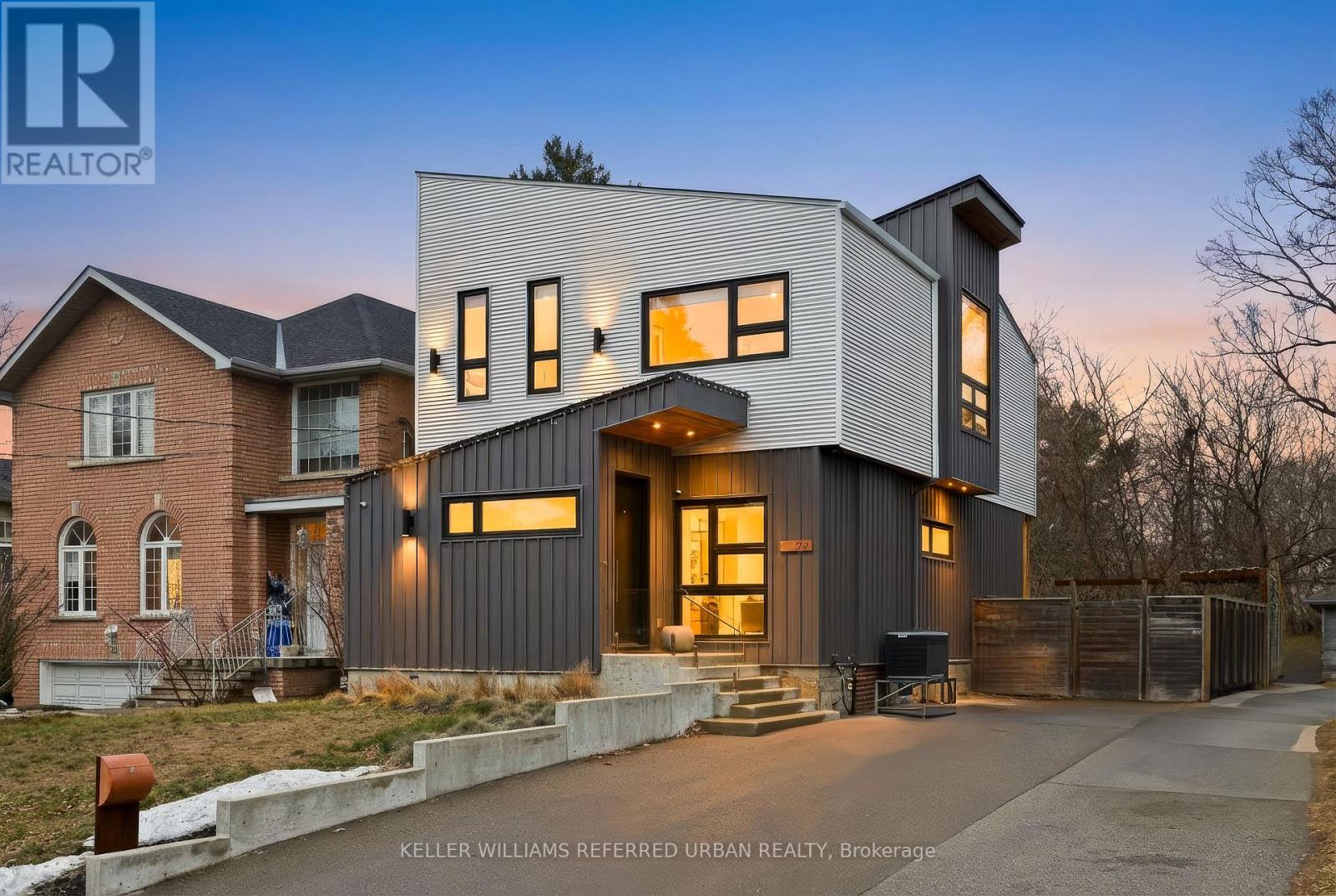 22 DANIELS STREET, Toronto, Ontario