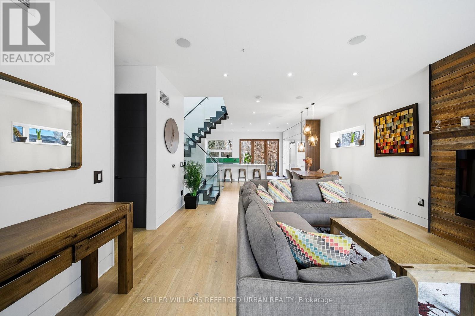 22 Daniels Street, Toronto, Ontario  M8Y 1L8 - Photo 5 - W12736838