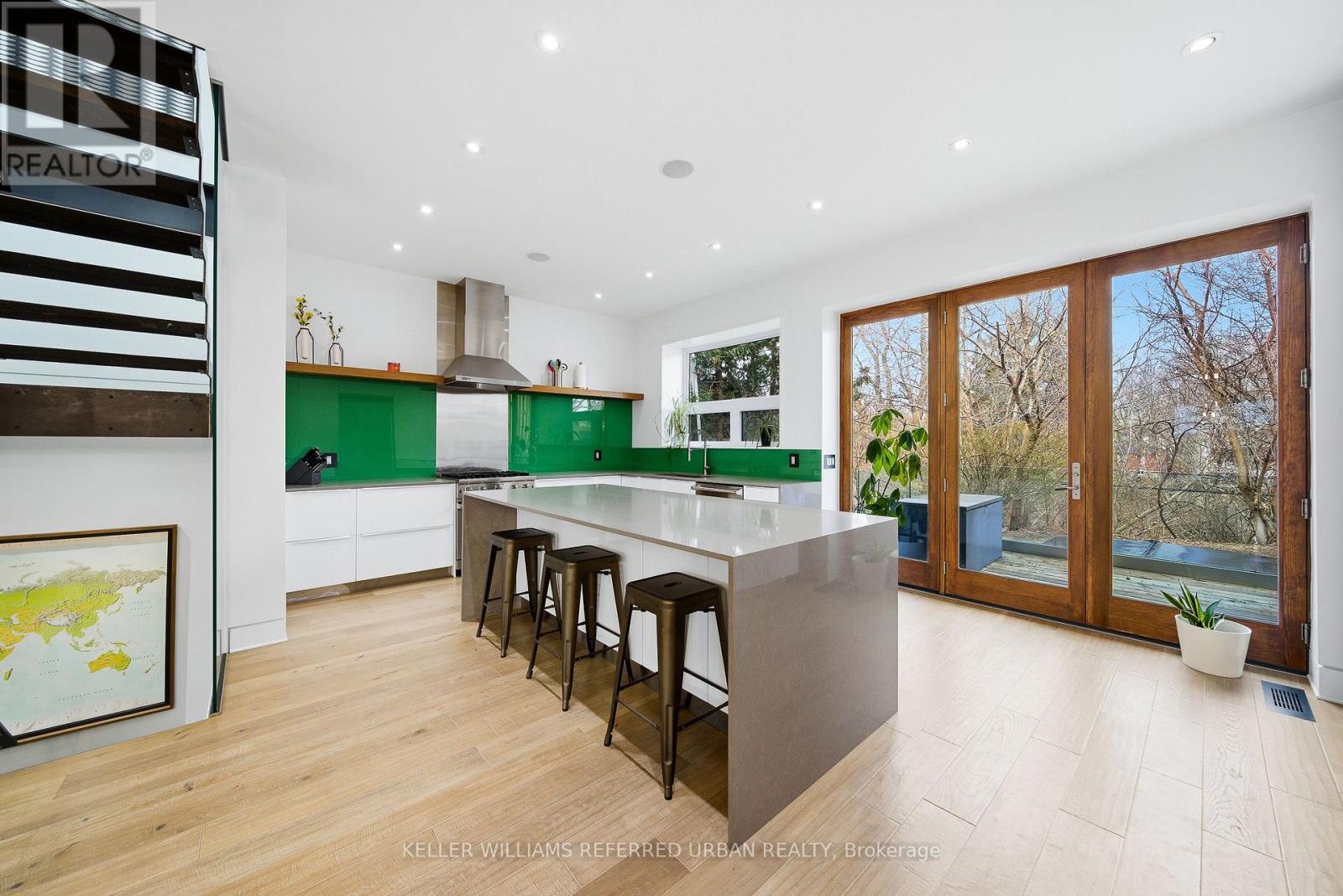 22 Daniels Street, Toronto, Ontario  M8Y 1L8 - Photo 9 - W12736838