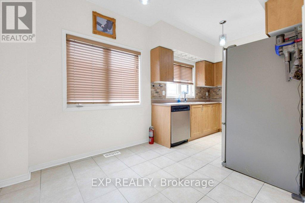 13 - 7035 Rexwood Road, Mississauga, Ontario L4T 4M6 - Photo 3 - W12736840