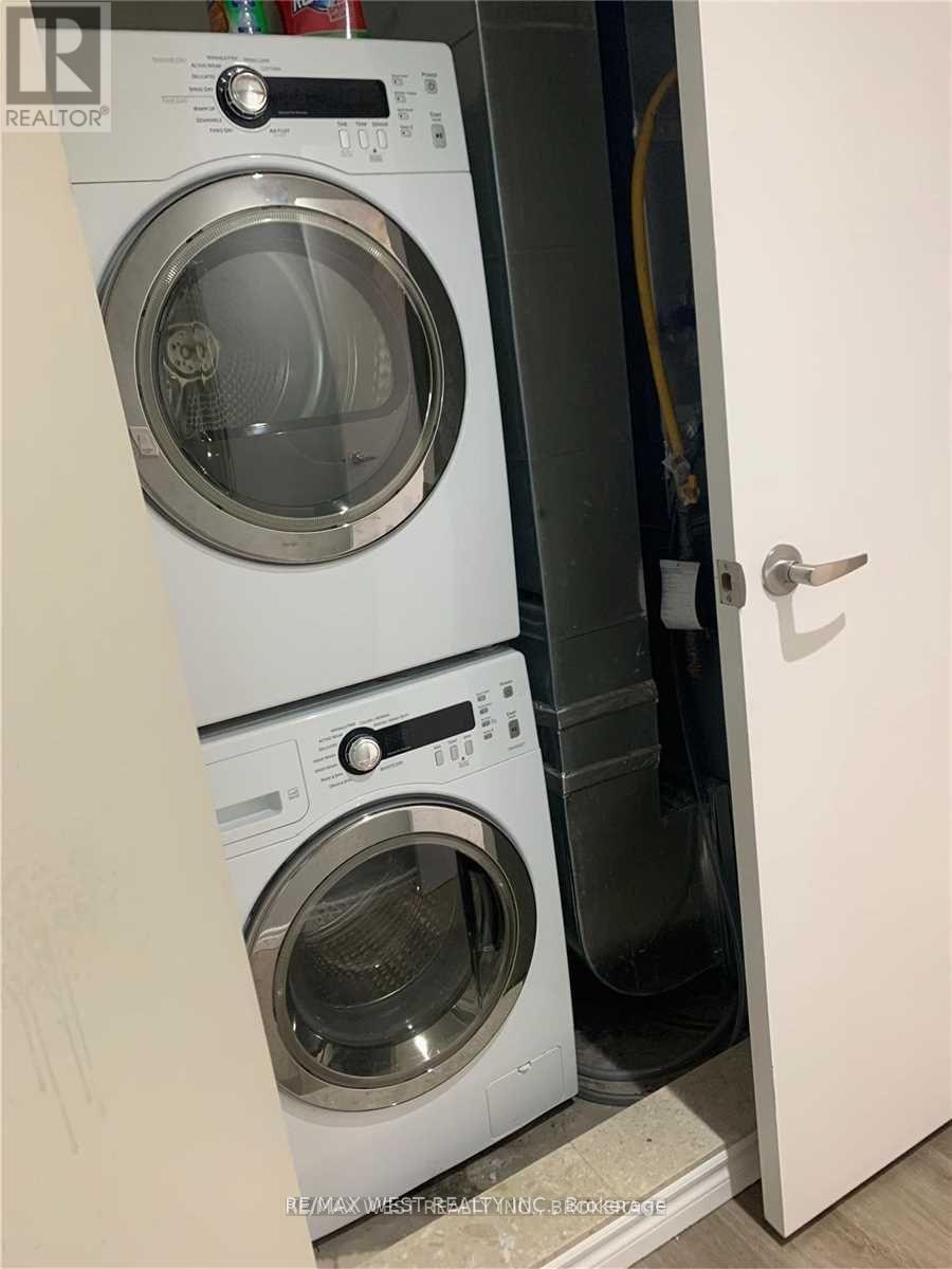 Unit 2 - 2a Fort Rouille Street, Toronto, Ontario  M6K 2C1 - Photo 8 - W12736866