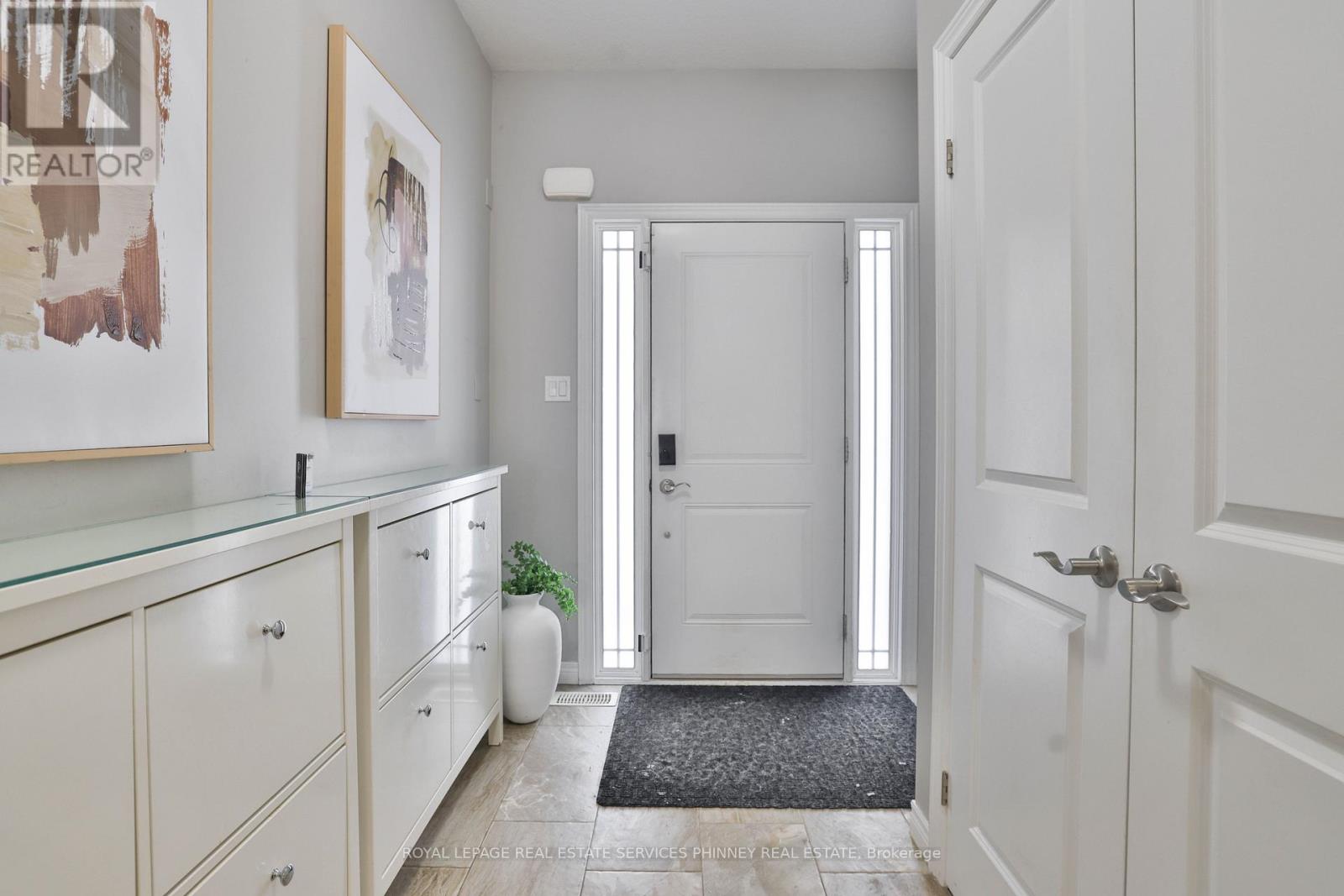 15 Cutts Crescent, Hamilton, Ontario  L0R 1C0 - Photo 3 - X12736906