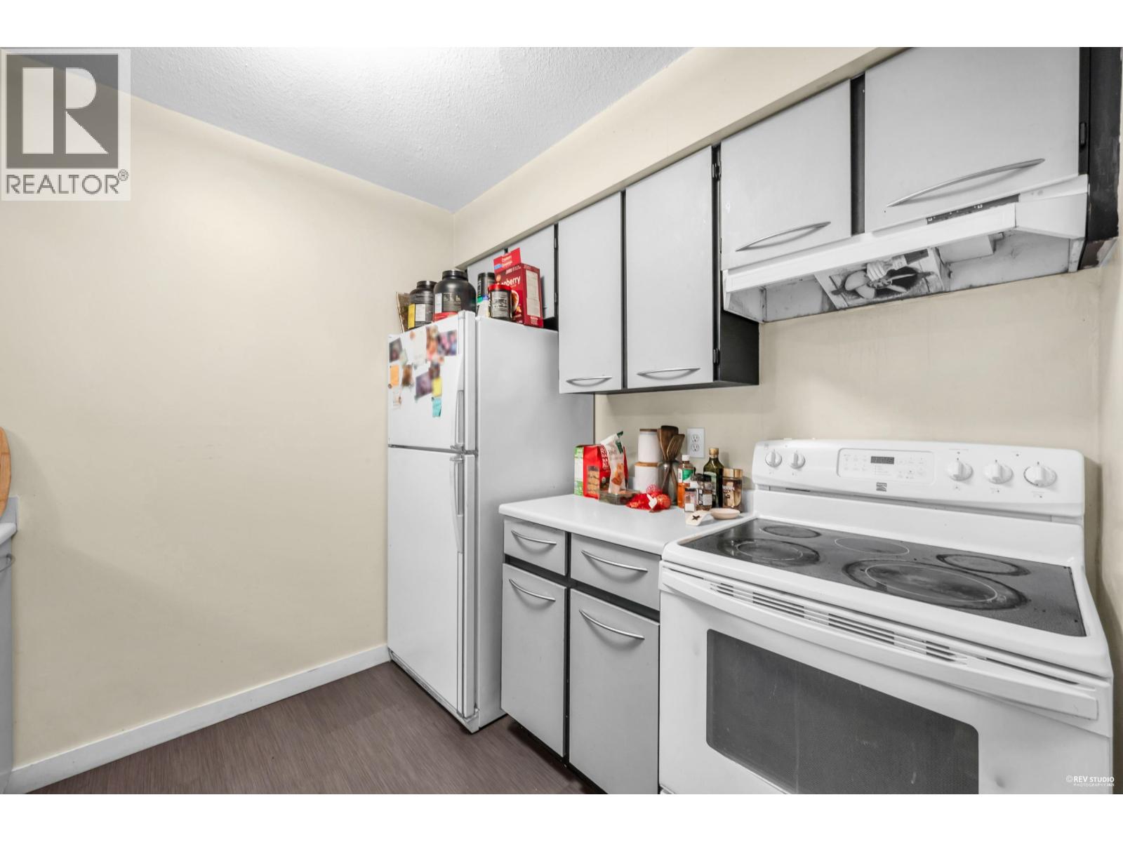 208 1955 Woodway Place, Burnaby, British Columbia  V5B 4S5 - Photo 6 - R3076050