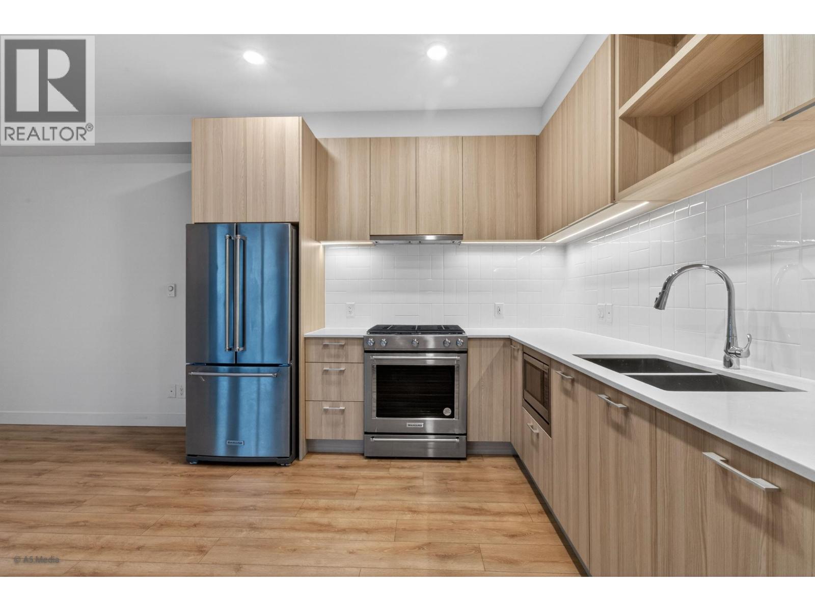 601 741 Anskar Court, Coquitlam, British Columbia  V3J 0N3 - Photo 1 - R3079605