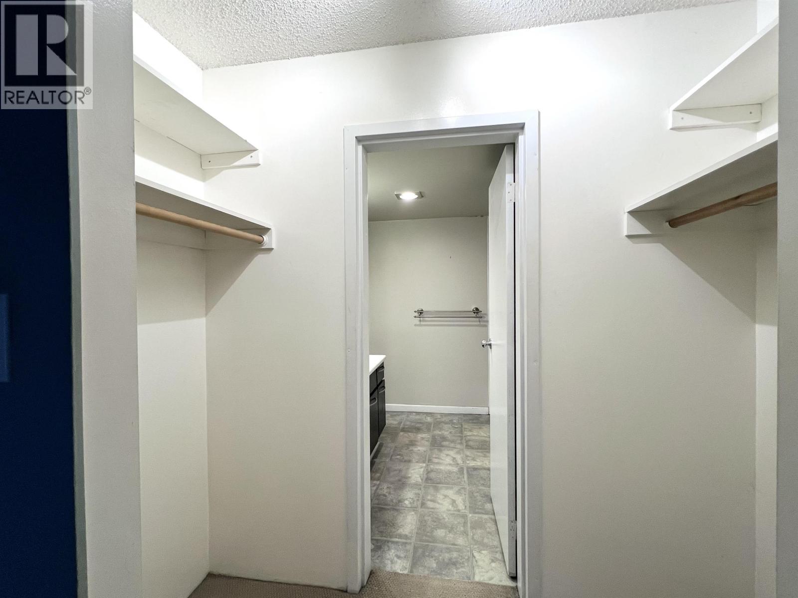 208 1955 Woodway Place, Burnaby, British Columbia  V5B 4S5 - Photo 9 - R3076050