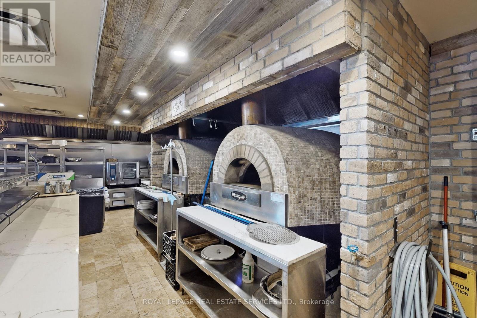 22 Ontario Street, Milton, Ontario  L9T 2M6 - Photo 25 - W12736698