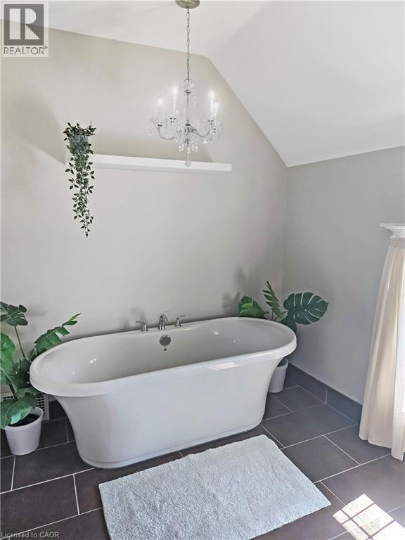 14 Robinson Street S, Grimsby, Ontario  L3M 3C4 - Photo 30 - 40799757