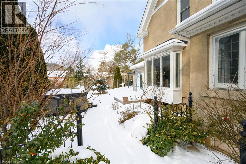 14 Robinson Street S, Grimsby, Ontario  L3M 3C4 - Photo 38 - 40799757