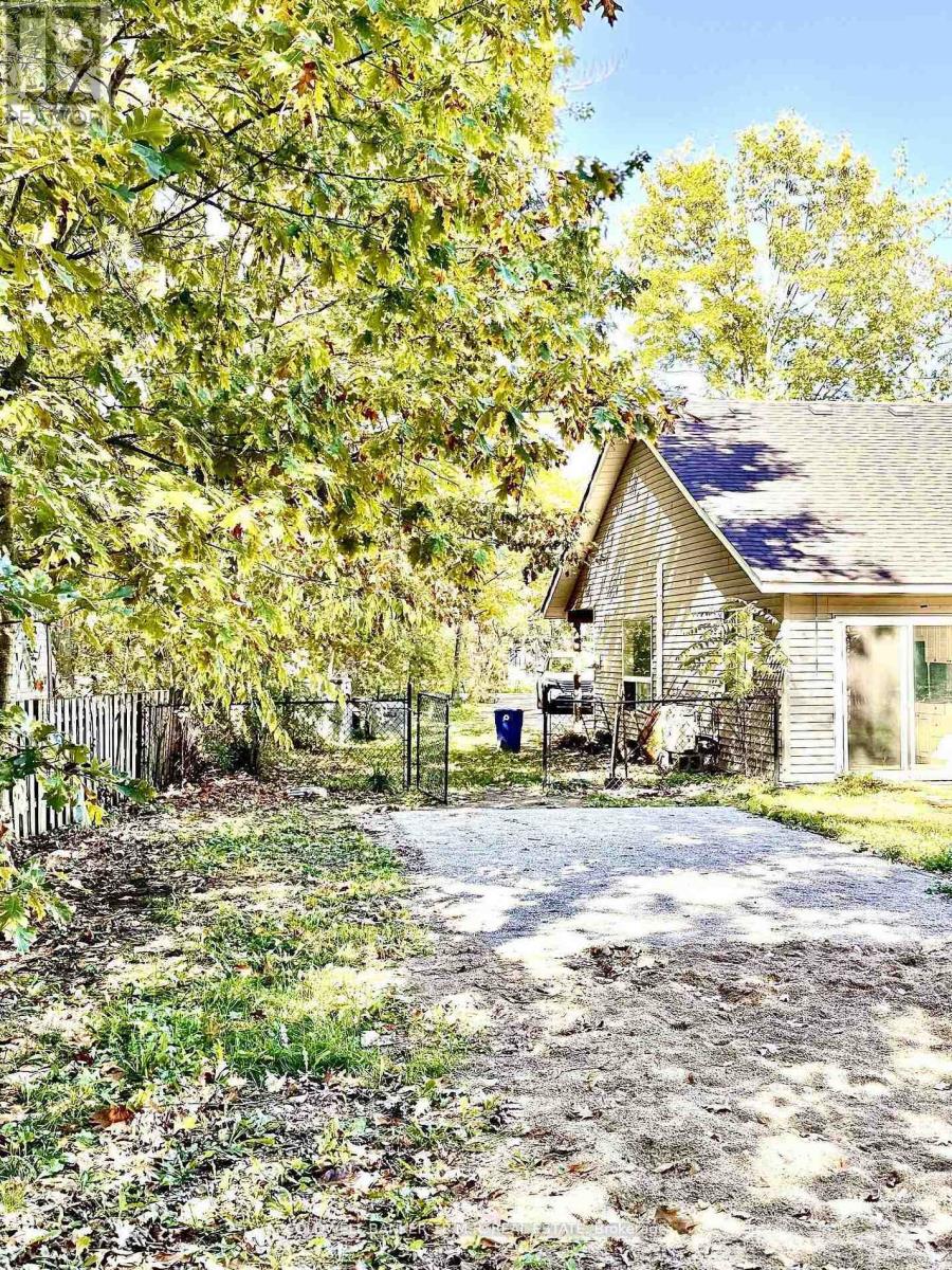 2 Oakwood Drive, Kawartha Lakes, Ontario  K0M 1N0 - Photo 9 - X12736922