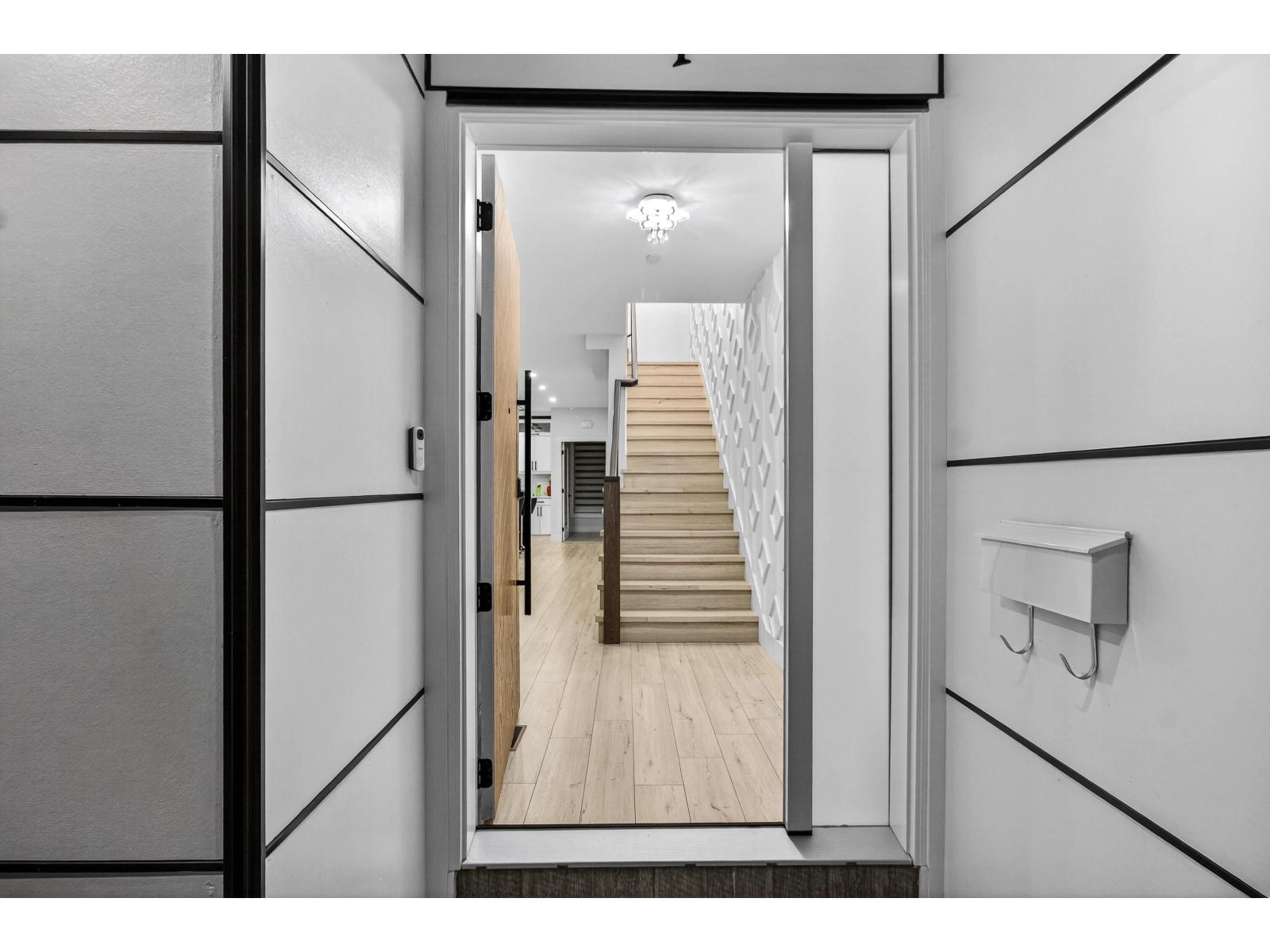 33225 5 Avenue, Mission, British Columbia  V2V 1V9 - Photo 7 - R3083523