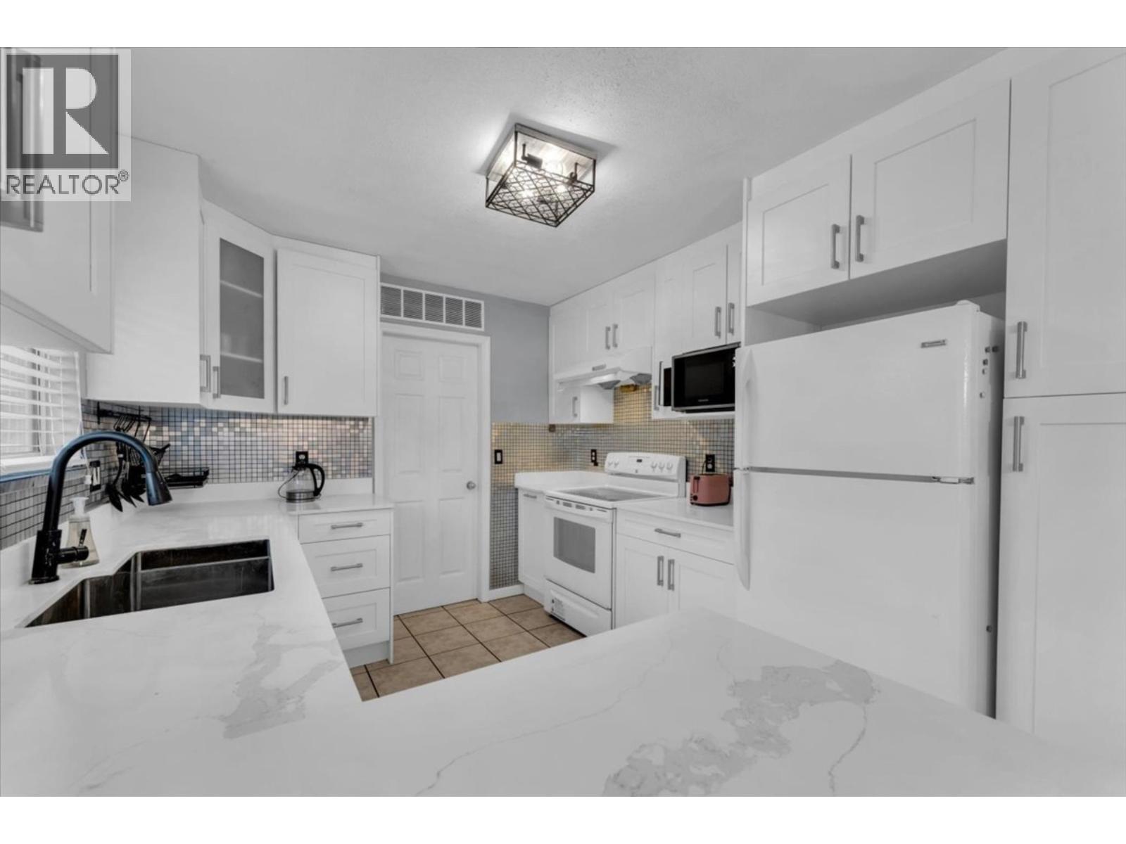 3 6675 No. 2 Road, Richmond, British Columbia  V7C 3L5 - Photo 11 - R3083999