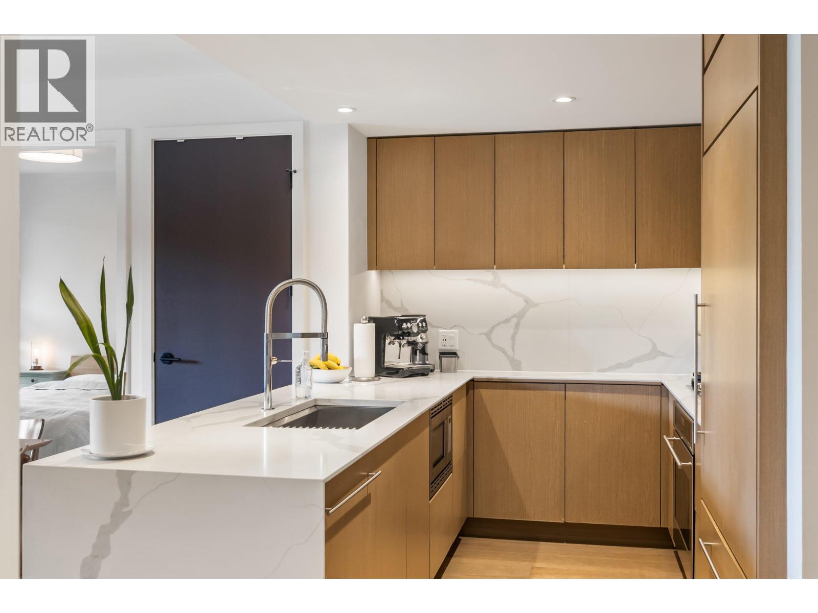 201 5089 Quebec Street, Vancouver, British Columbia  V5W 0E5 - Photo 2 - R3084129