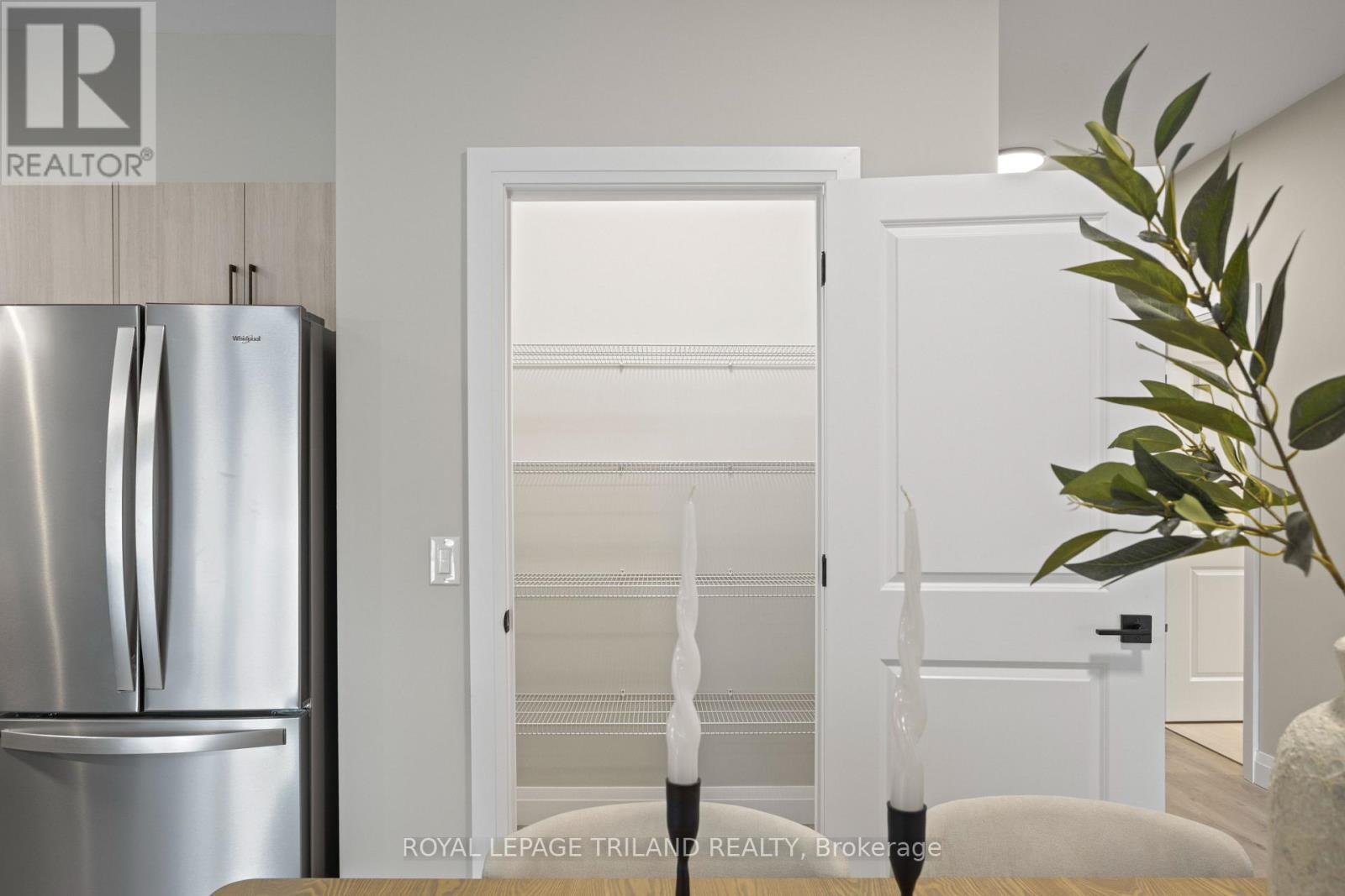 101 - 33318 Richmond Street, Lucan Biddulph, Ontario  N0M 2J0 - Photo 9 - X12737052