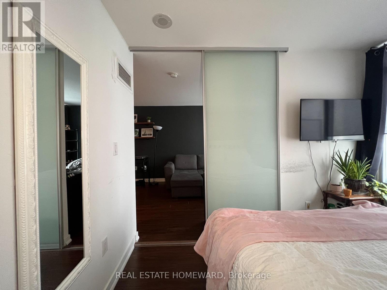 1916 - 4k Spadina Avenue, Toronto, Ontario  M5V 3Y9 - Photo 5 - C12737026