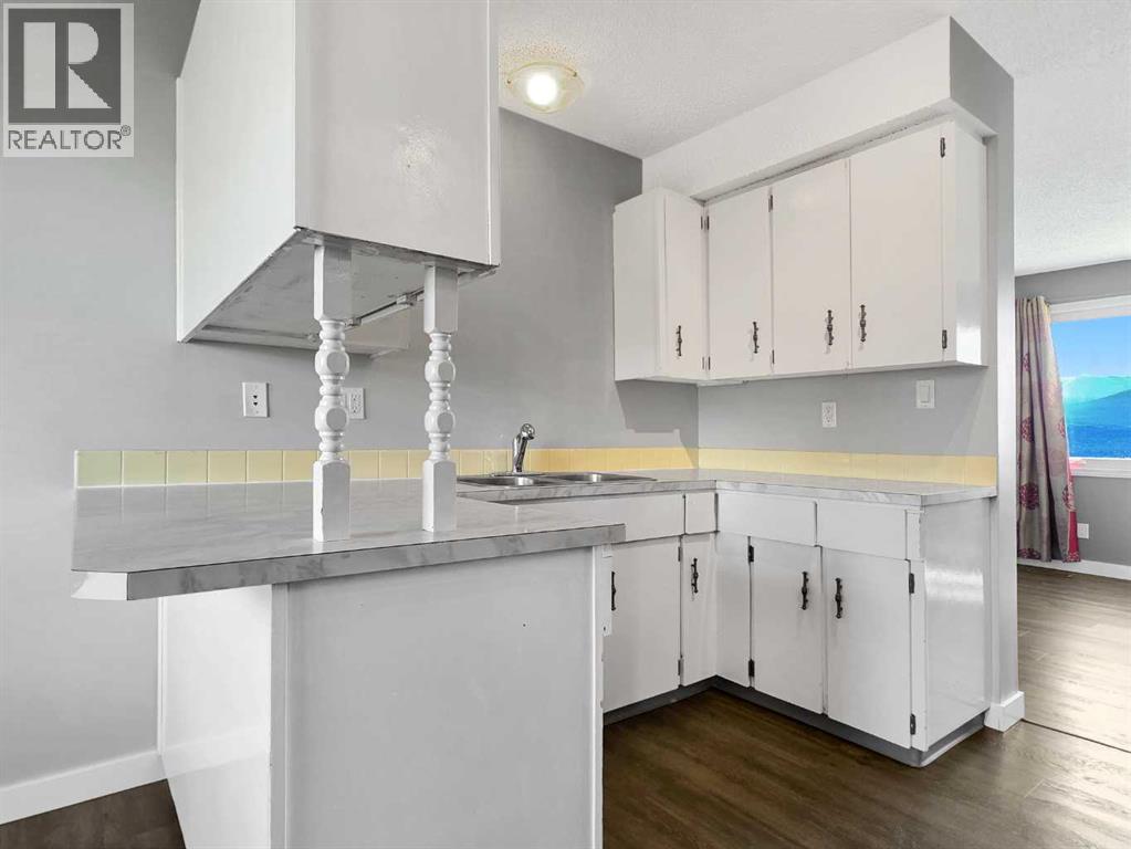 98 97 Avenue, Grande Cache, Alberta  T0E 0Y0 - Photo 3 - A2251679