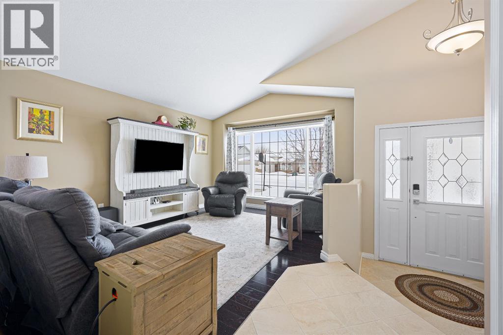 3904 63 Avenue, Lloydminster, Alberta  T9V 2X8 - Photo 4 - A2282095