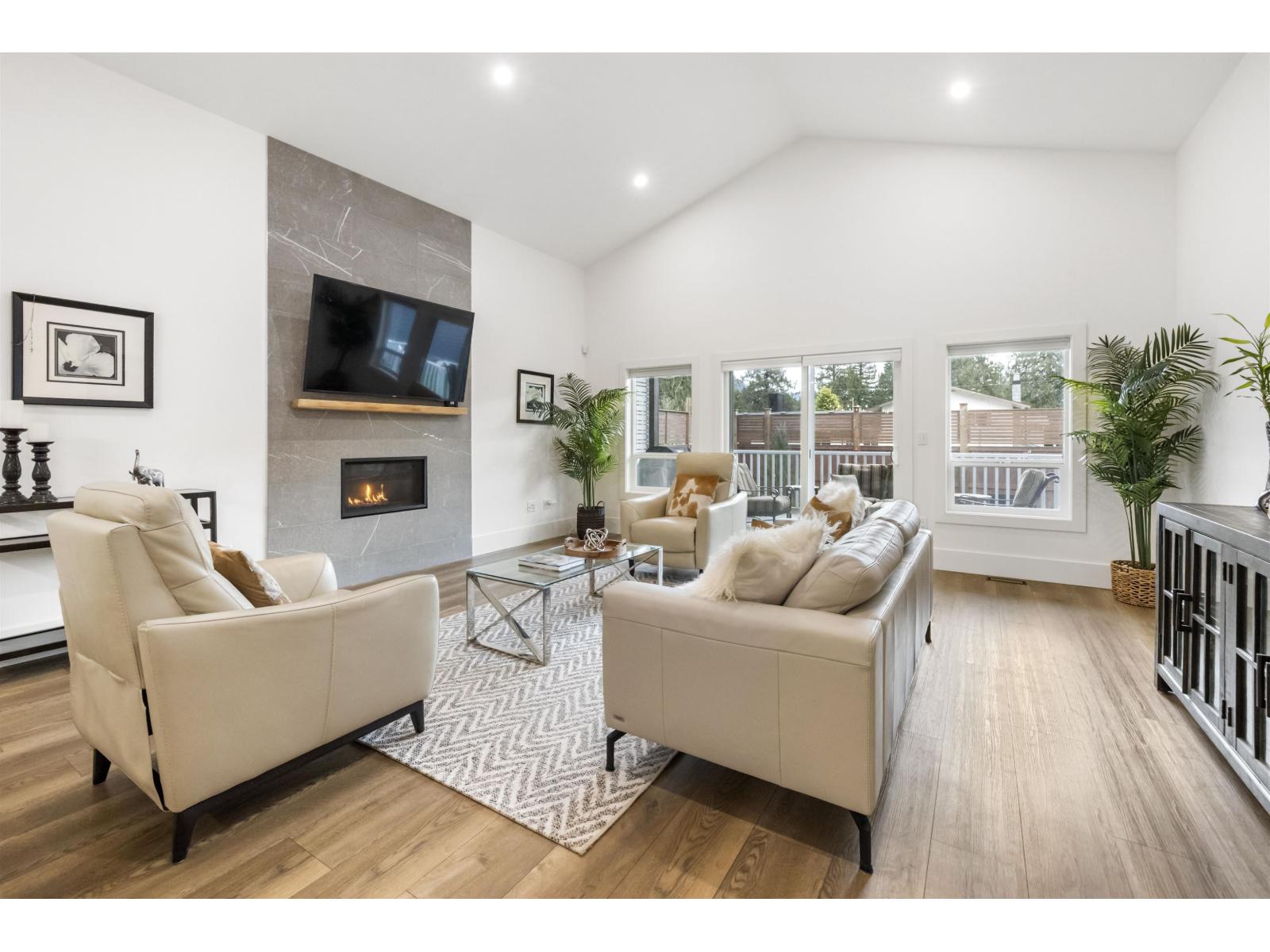 63711 Rosewood Avenue, Hope, Hope, British Columbia  V0X 1L2 - Photo 10 - R3081983