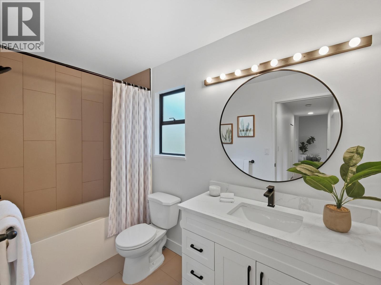 1777 Caledonia Avenue, North Vancouver, British Columbia  V7G 1T5 - Photo 13 - R3077220