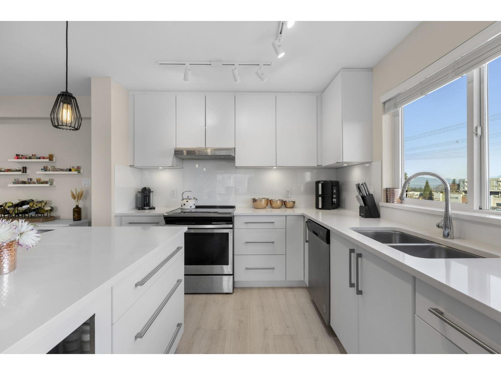 404 15785 Croydon Drive, Surrey, British Columbia  V3Z 2L6 - Photo 15 - R3083353