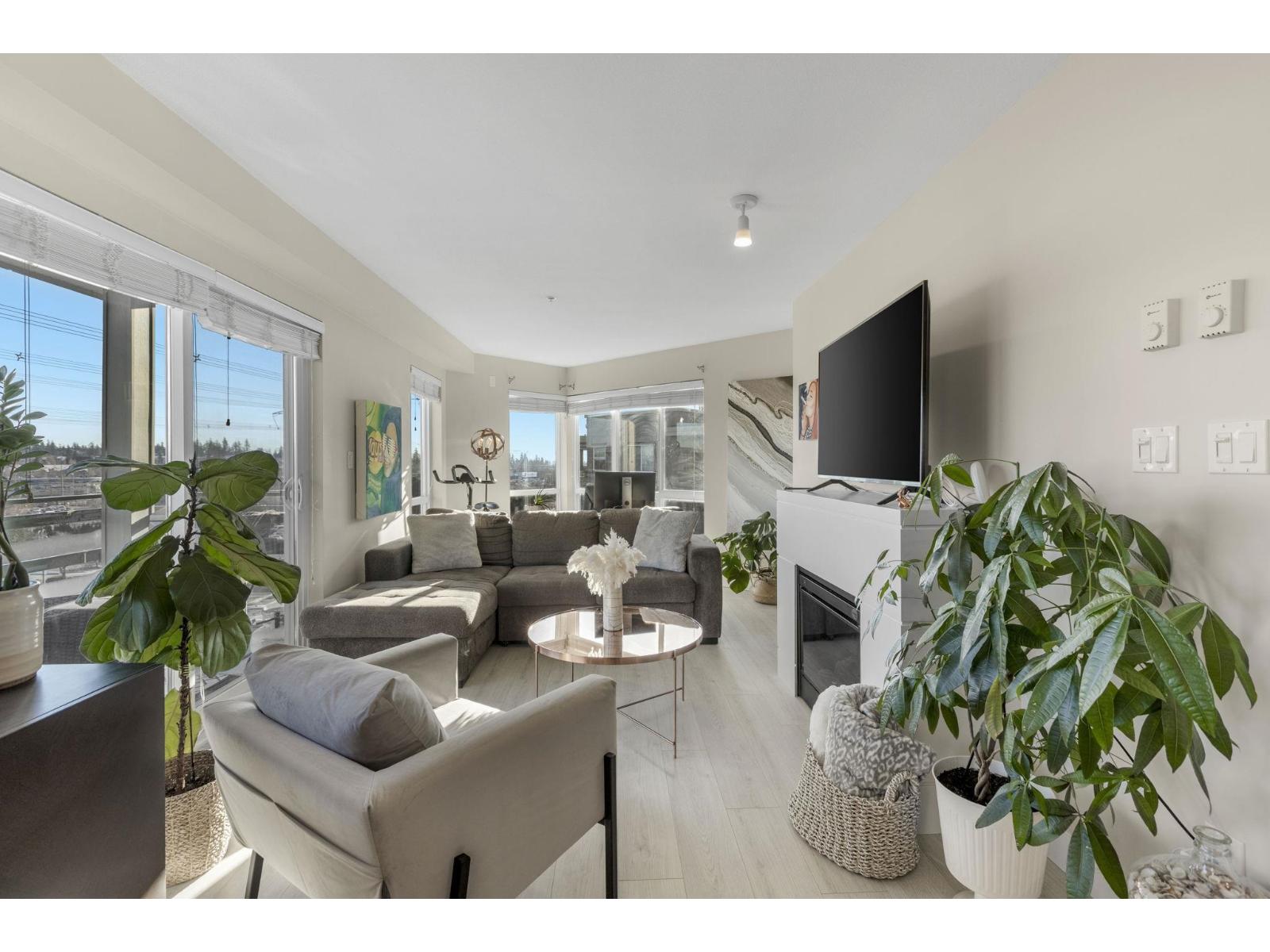 404 15785 Croydon Drive, Surrey, British Columbia  V3Z 2L6 - Photo 2 - R3083353