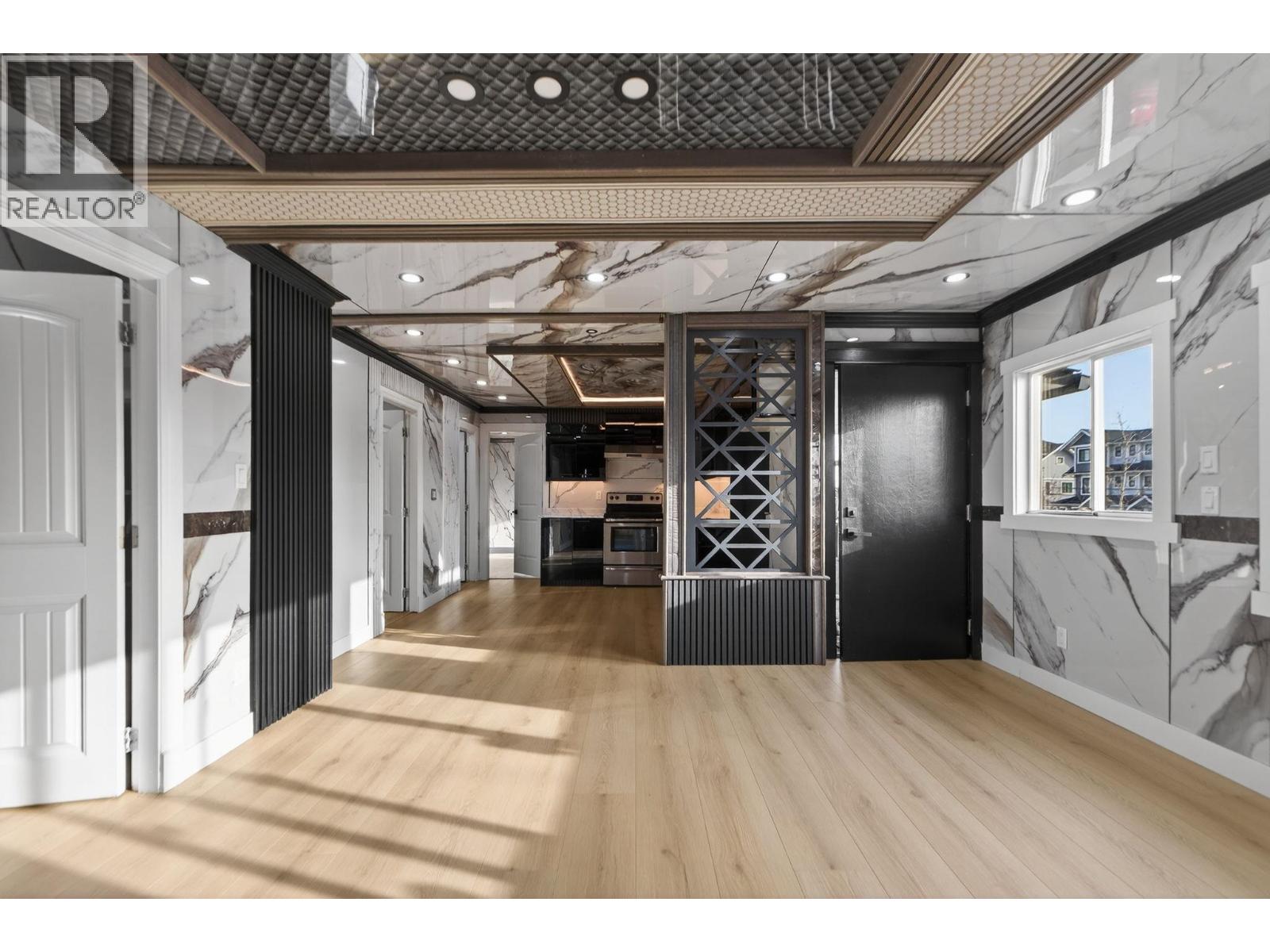 803 Ewen Avenue, New Westminster, British Columbia V3M 5C6 - Photo 5 - R3084146