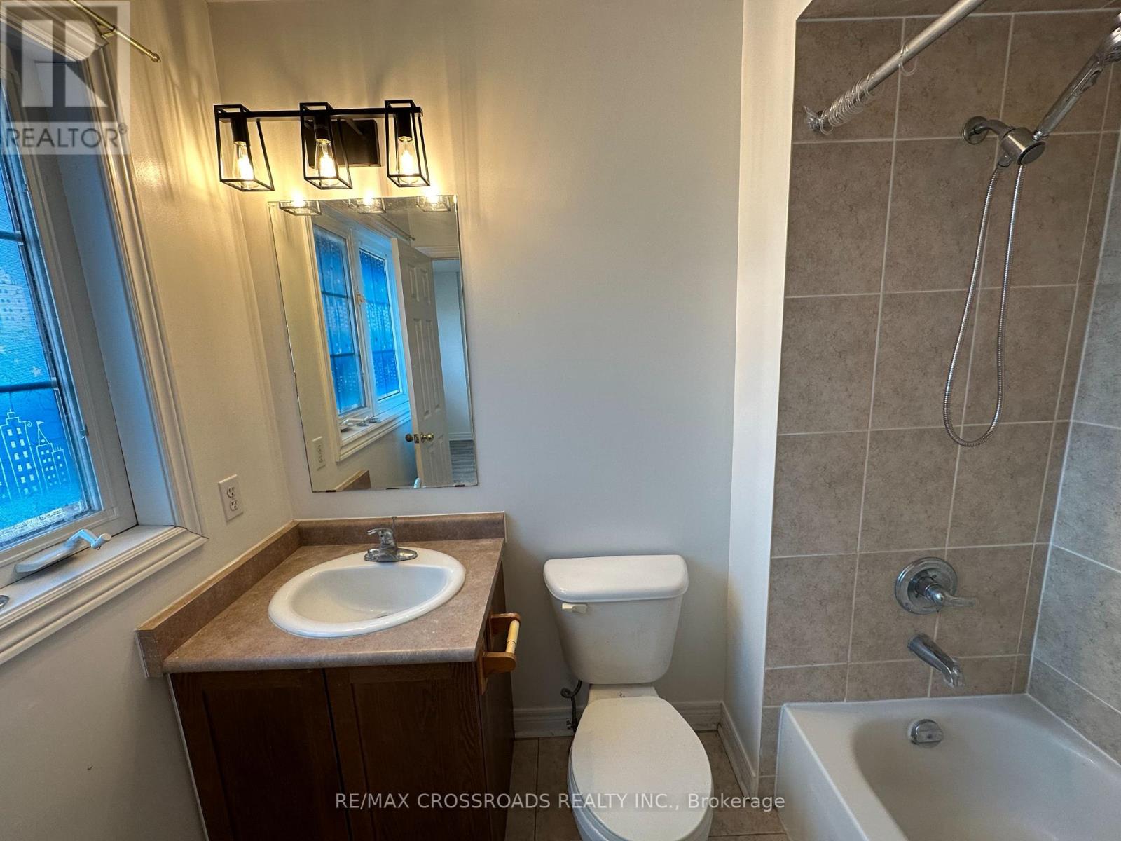 63 Heritage Hollow Esta Street, Richmond Hill, Ontario  L4S 2X3 - Photo 6 - N12736914