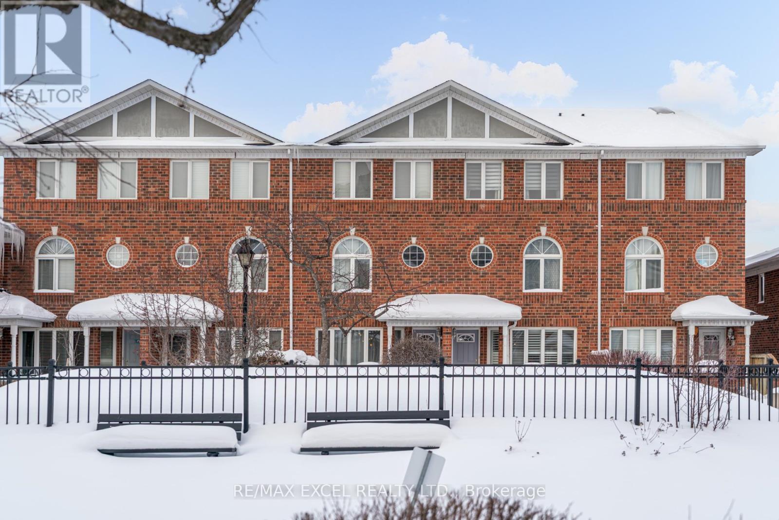 37 - 18 Clark Avenue W, Vaughan, Ontario  L4J 8H1 - Photo 3 - N12736936