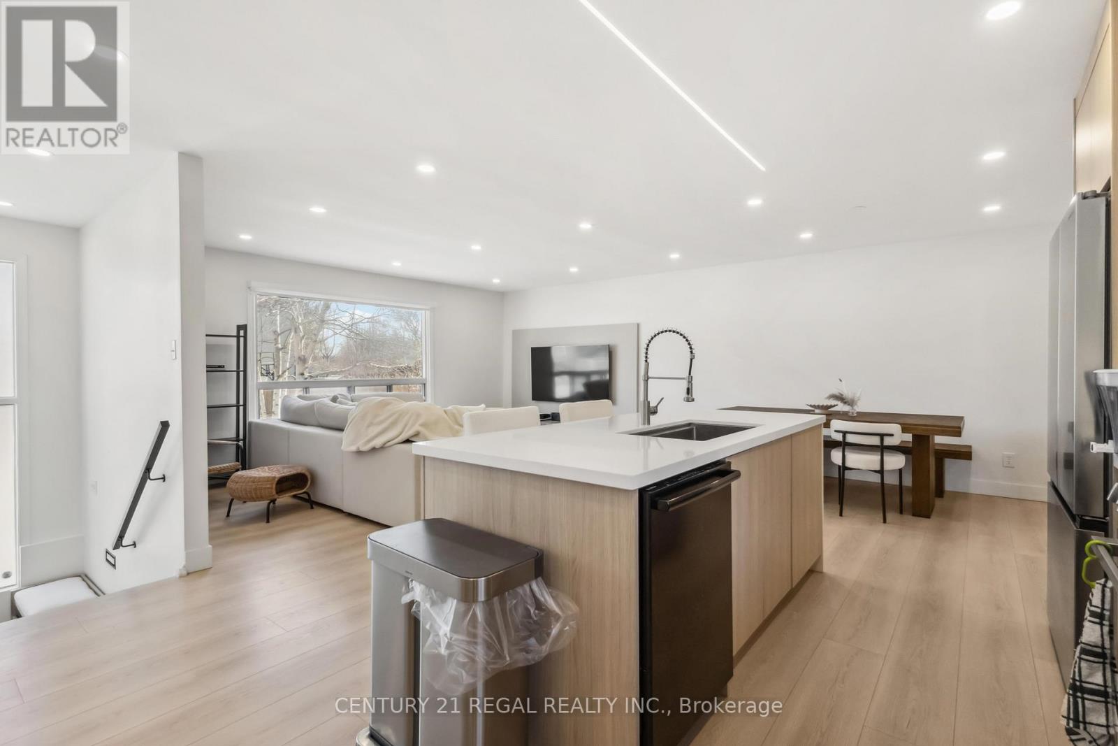 26 Sir Bedevere Place, Markham, Ontario  L3P 2W2 - Photo 11 - N12737020