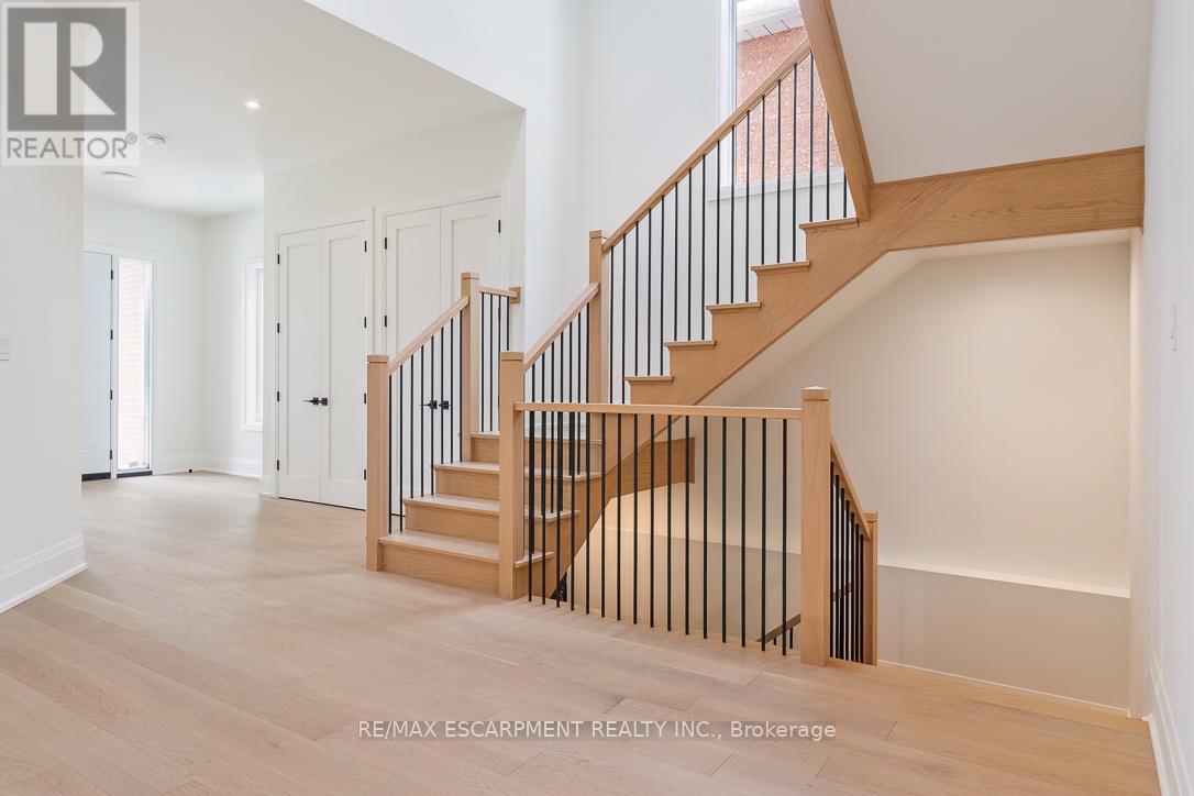 2354 Eighth Line, Oakville (Wc Wedgewood Creek), Ontario  L6H 7E6 - Photo 22 - W12693512