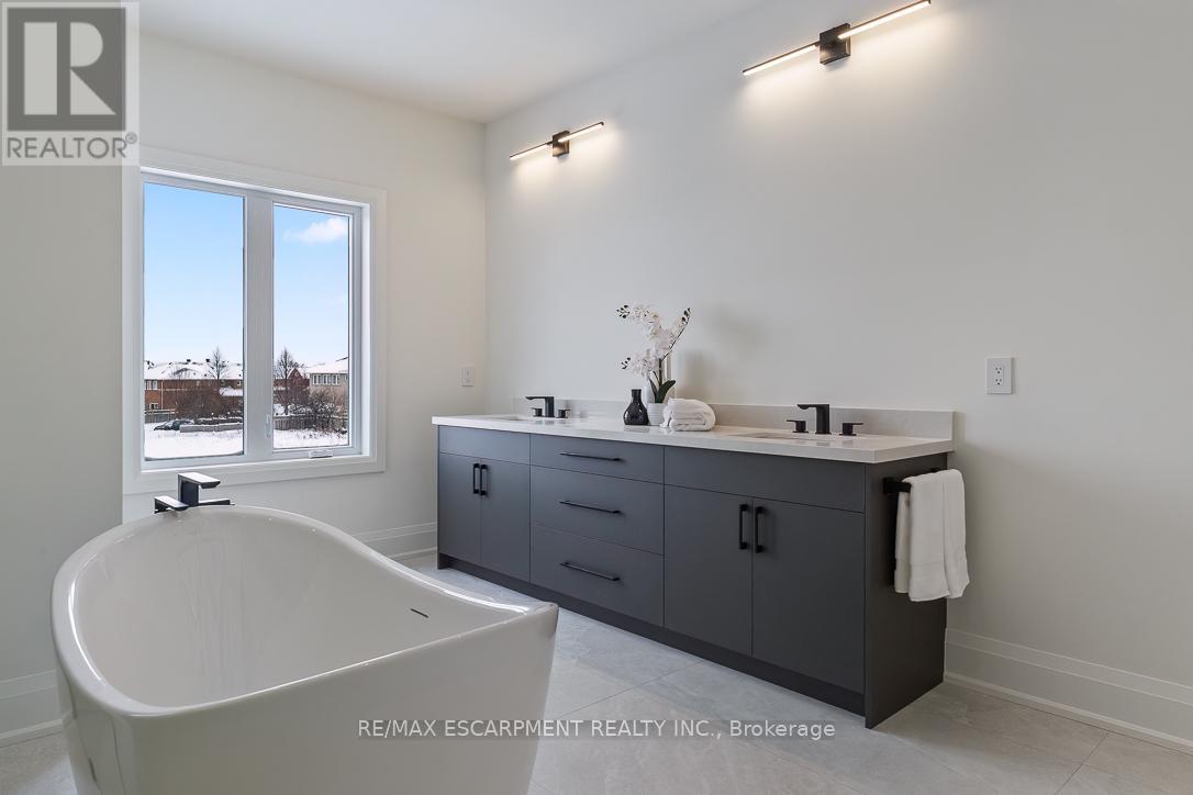 2354 Eighth Line, Oakville (Wc Wedgewood Creek), Ontario  L6H 7E6 - Photo 28 - W12693512