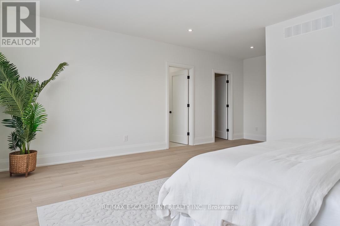 2354 Eighth Line, Oakville (Wc Wedgewood Creek), Ontario  L6H 7E6 - Photo 27 - W12693512