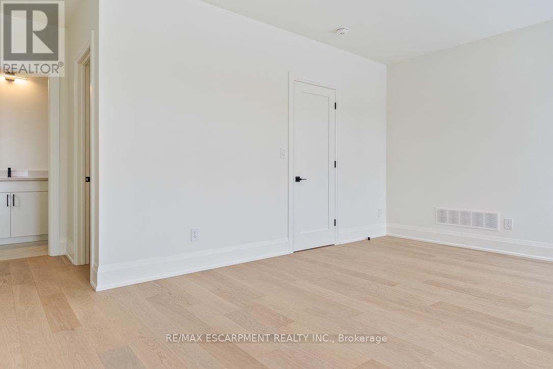 2354 Eighth Line, Oakville (Wc Wedgewood Creek), Ontario  L6H 7E6 - Photo 44 - W12693512