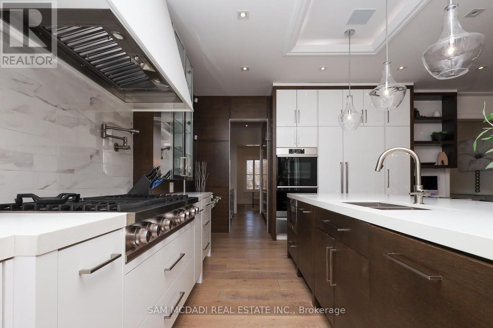 231 Wedgewood Drive, Oakville, Ontario  L6J 4R6 - Photo 10 - W12736948