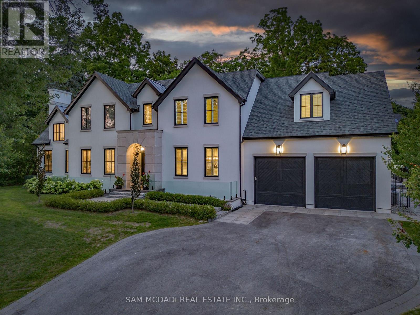 231 Wedgewood Drive, Oakville, Ontario  L6J 4R6 - Photo 2 - W12736948