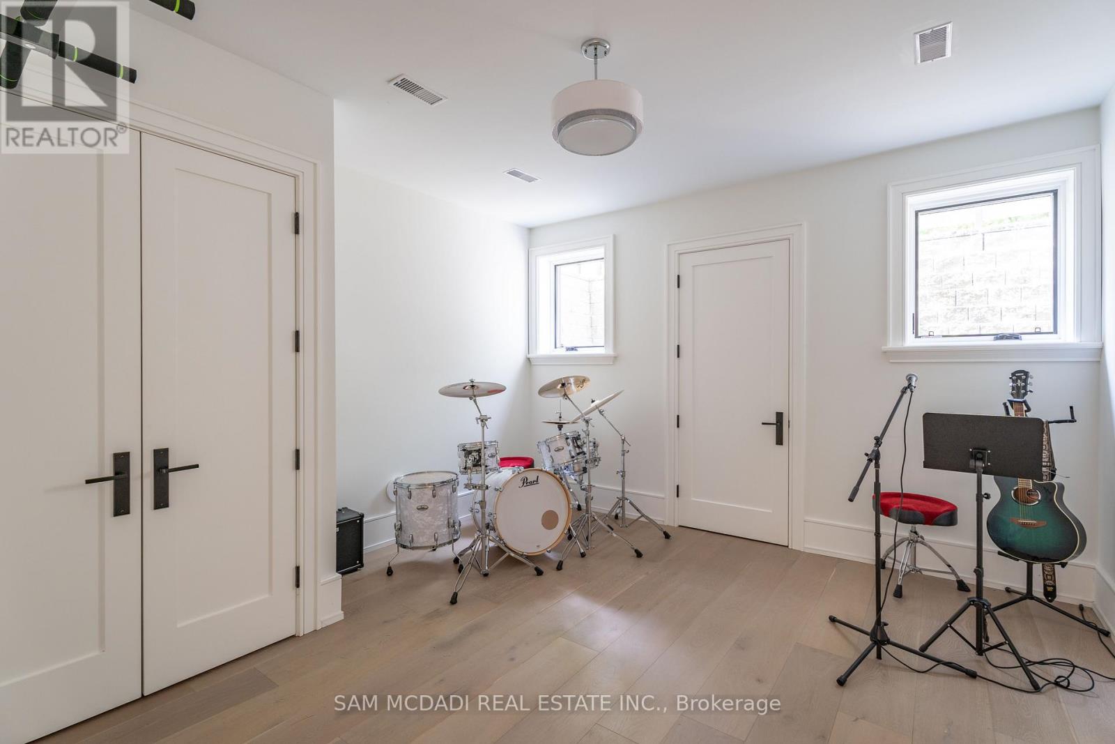 231 Wedgewood Drive, Oakville, Ontario  L6J 4R6 - Photo 47 - W12736948