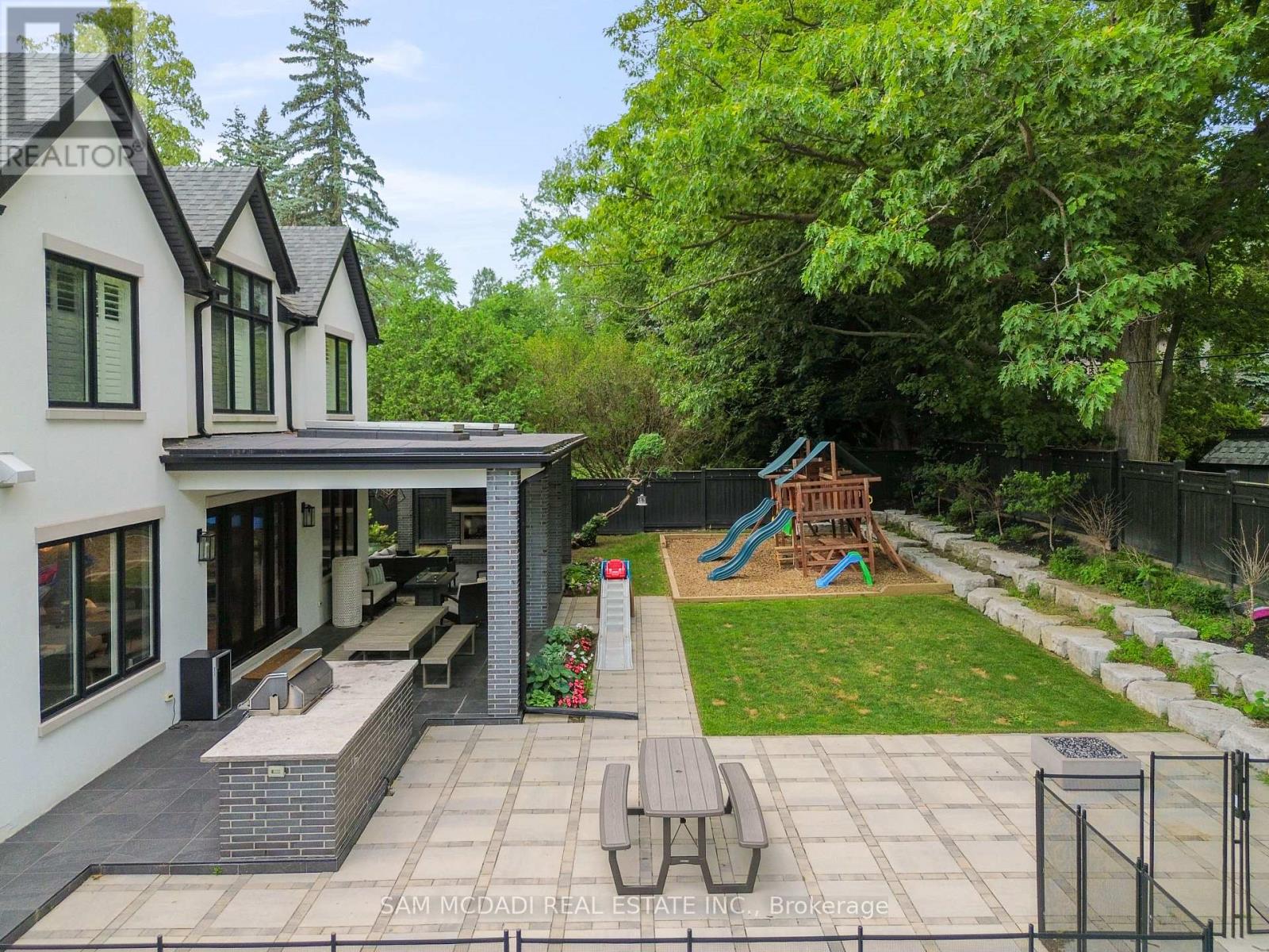 231 Wedgewood Drive, Oakville, Ontario  L6J 4R6 - Photo 5 - W12736948