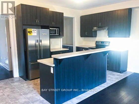 18 Military Crescent, Brampton, Ontario  L7A 4W1 - Photo 4 - W12736960