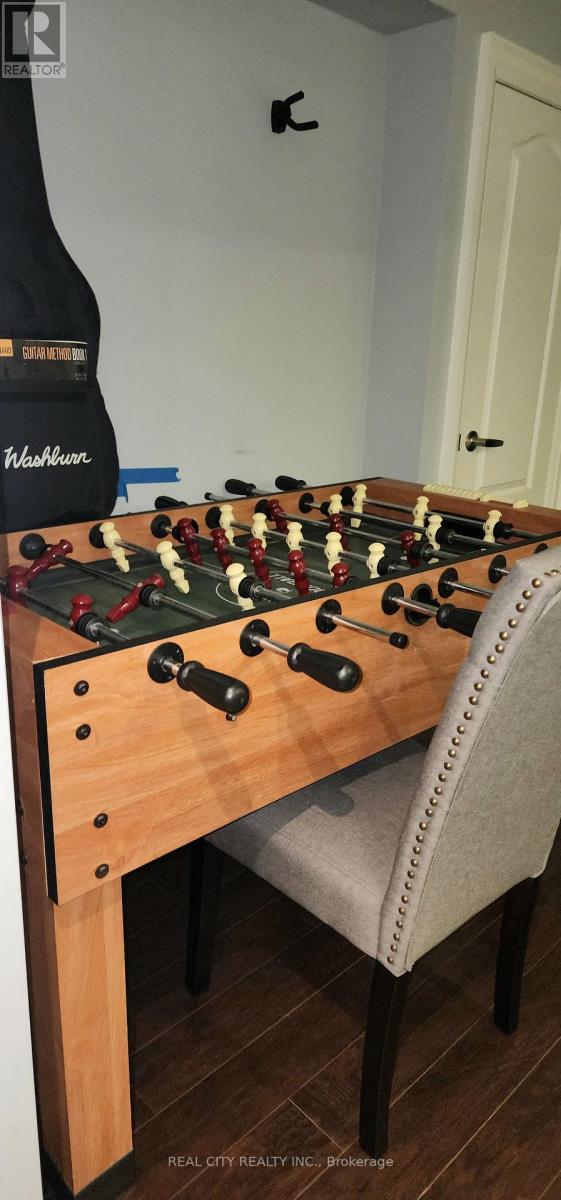 229 Kingsbridge Garden Circle, Mississauga, Ontario  L5R 1L4 - Photo 23 - W12736976