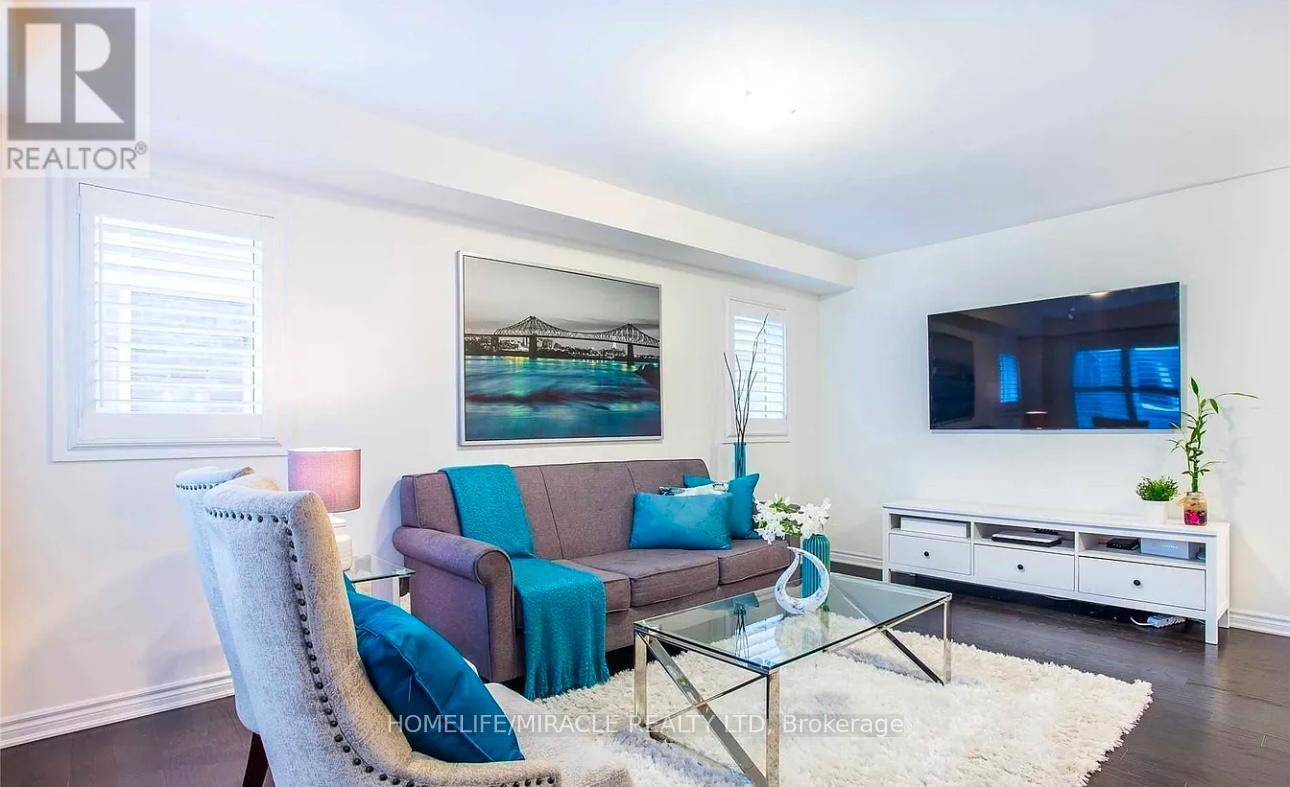 Main Floor - 122 Thornbush Boulevard, Brampton, Ontario  L7A 0A8 - Photo 2 - W12737062