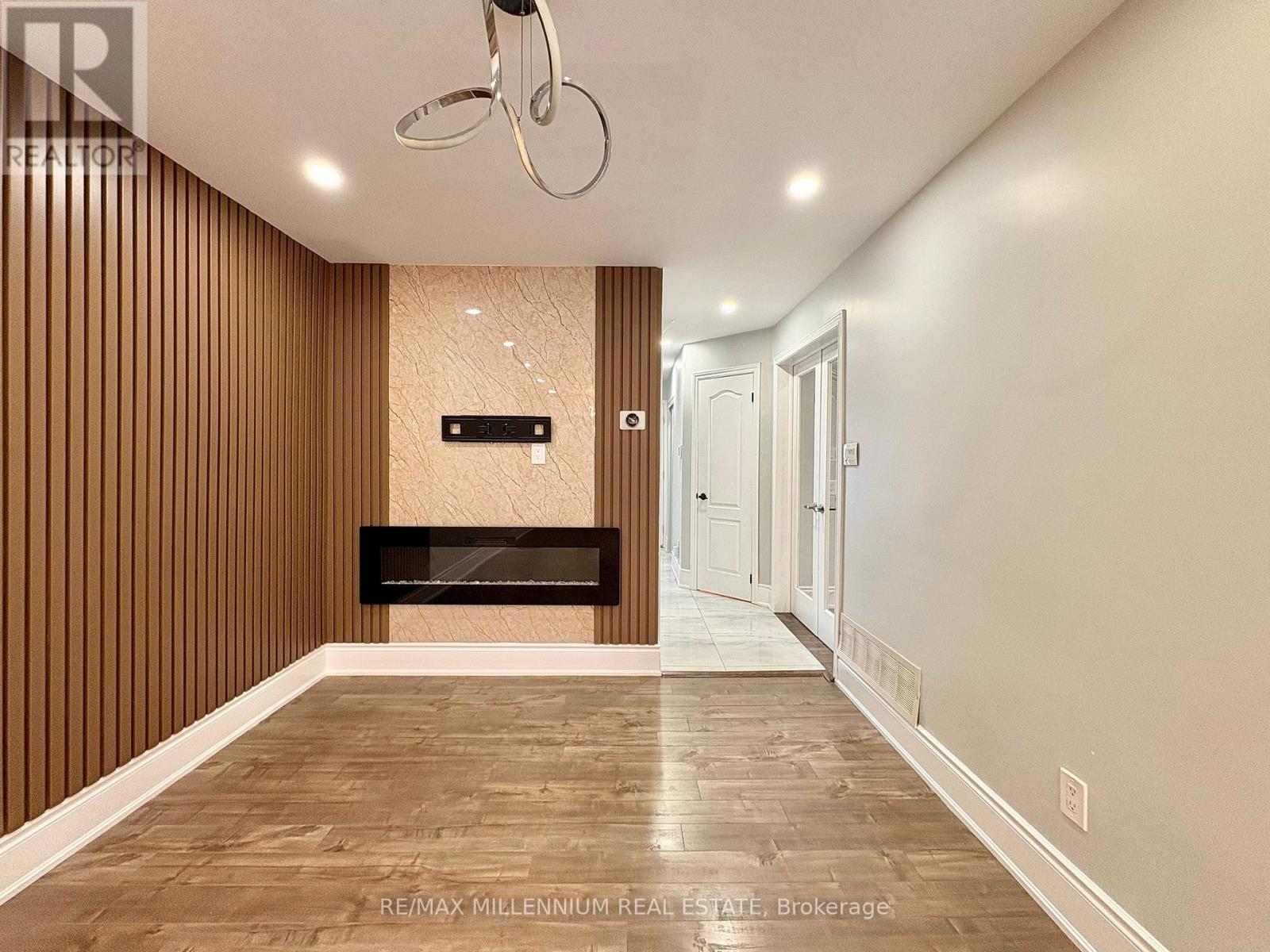 28 Hendricks Crescent, Brampton, Ontario  L6Y 4L2 - Photo 7 - W12737066