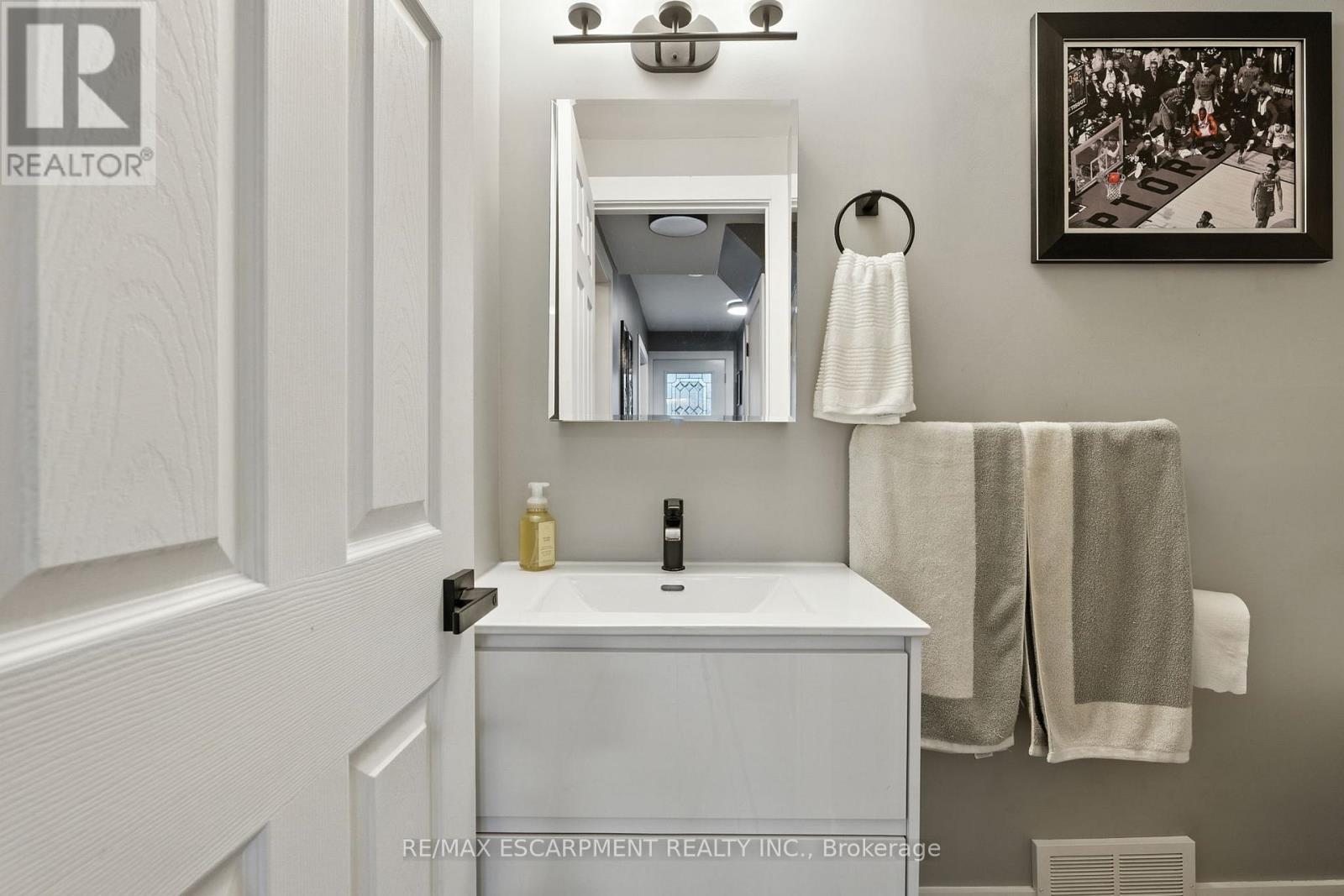 L8h 4v3 - 85 Crosthwaite Avenue N, Hamilton, Ontario  L8H 4V3 - Photo 15 - X12736988