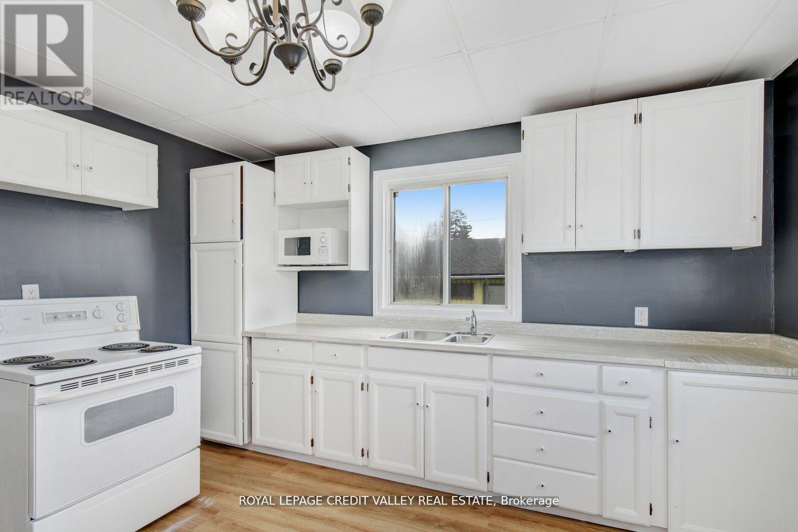 105 Hastings Street N, Bancroft, Ontario  K0L 1C0 - Photo 19 - X12737024